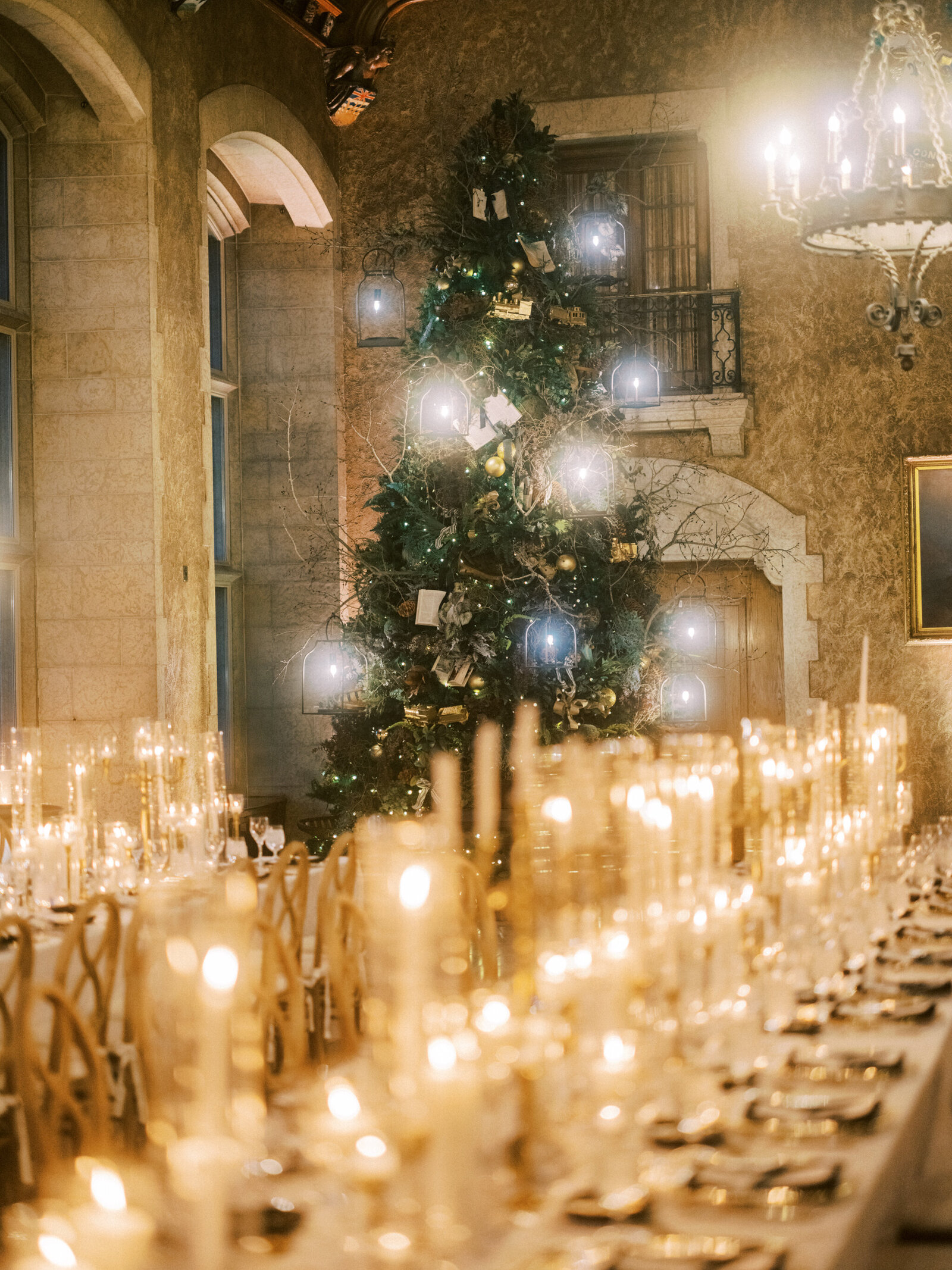 calgary-wedding-photographers-nicole-sarah-fairmont-banff-springs-christmas-LB-4