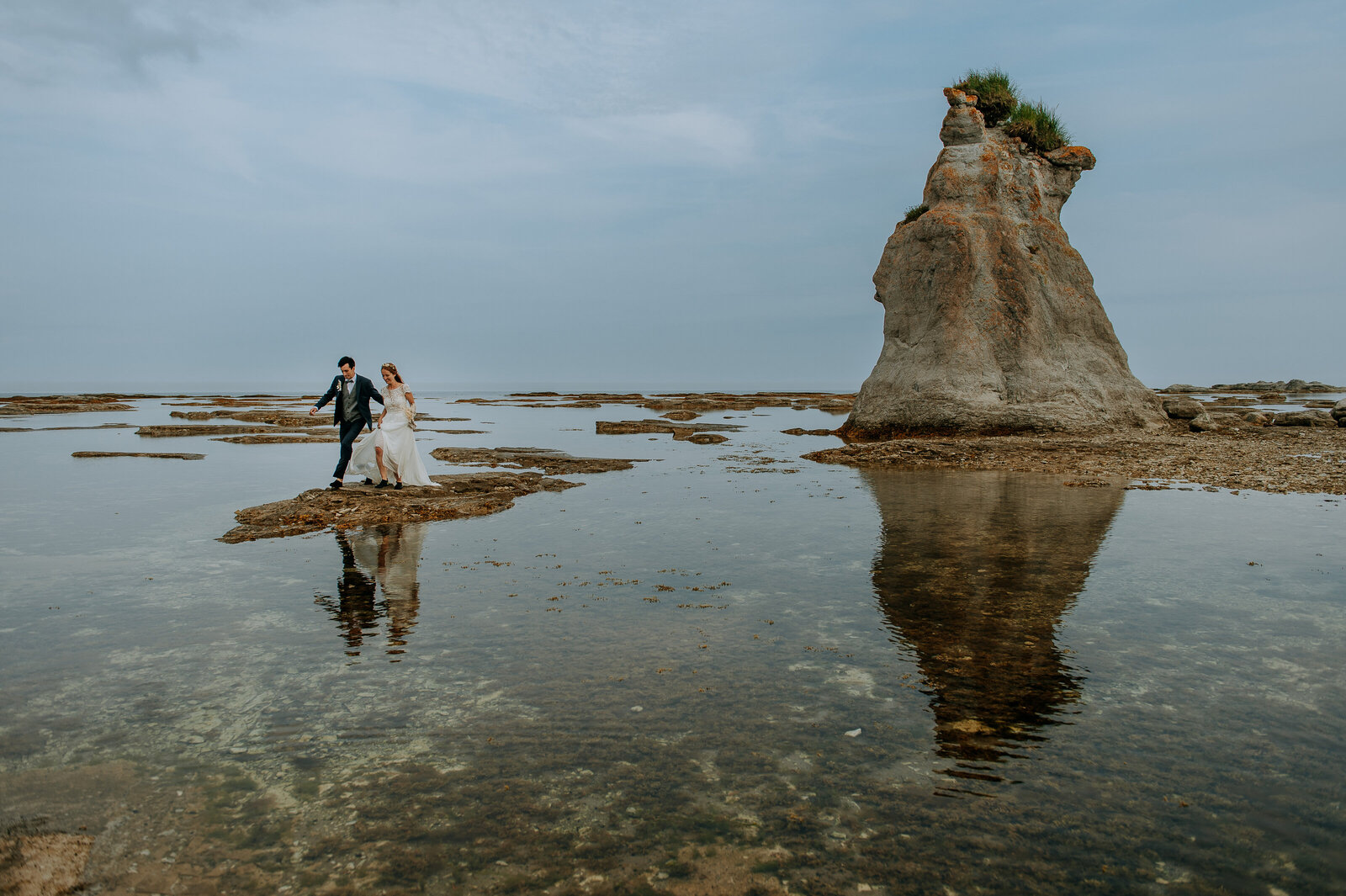 love-is-nord-quebec-photographe-mariage-intime-elopement-wedding-mingan-0008