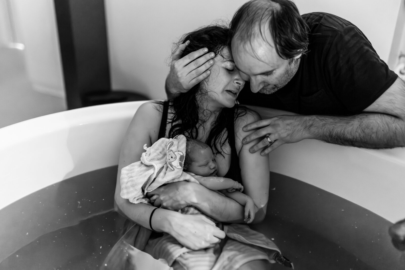 reportage accouchement thonon - photographe accouchement a domicile haute savoie - vanessa amiot