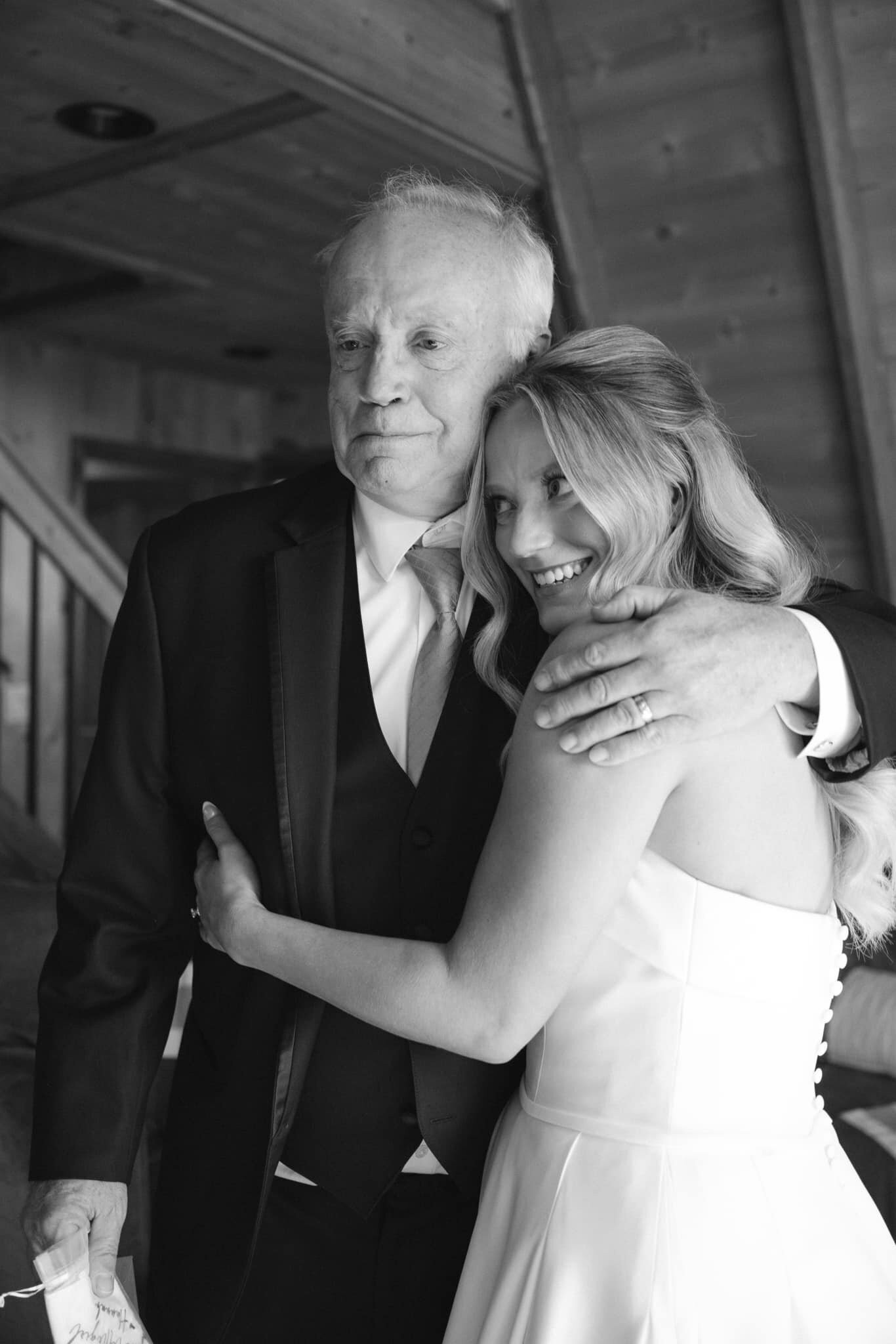 Jordan Grover Photo is a wedding photographer serving St. Louis, Central, and Eastern Missouri as well as travel + destination weddings. Jordan Grover Photo is an editorial and documentary style of photography.