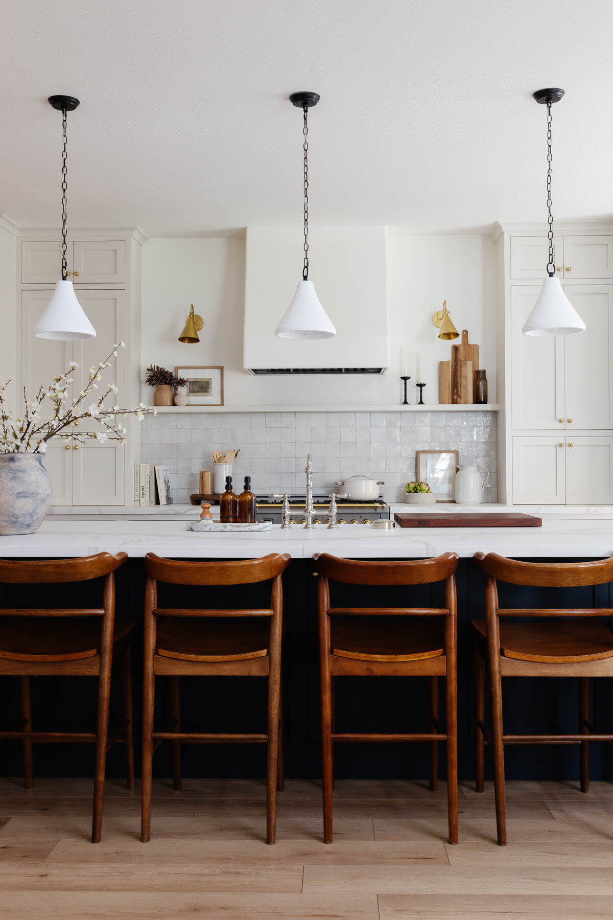 Organic Neutral Warm Kitchen by Peggy Haddad Interiors 1