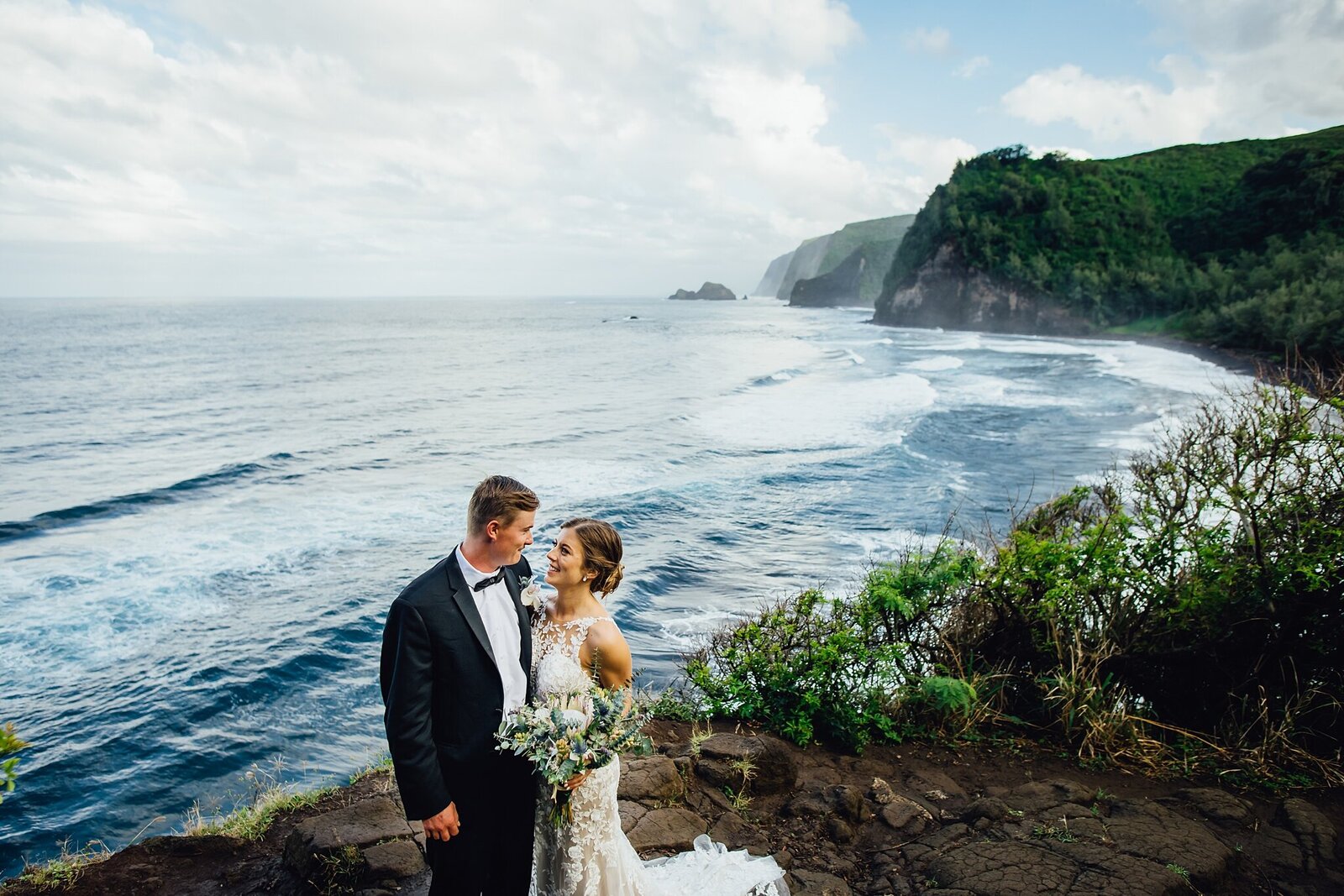 cliff views of pololu valley