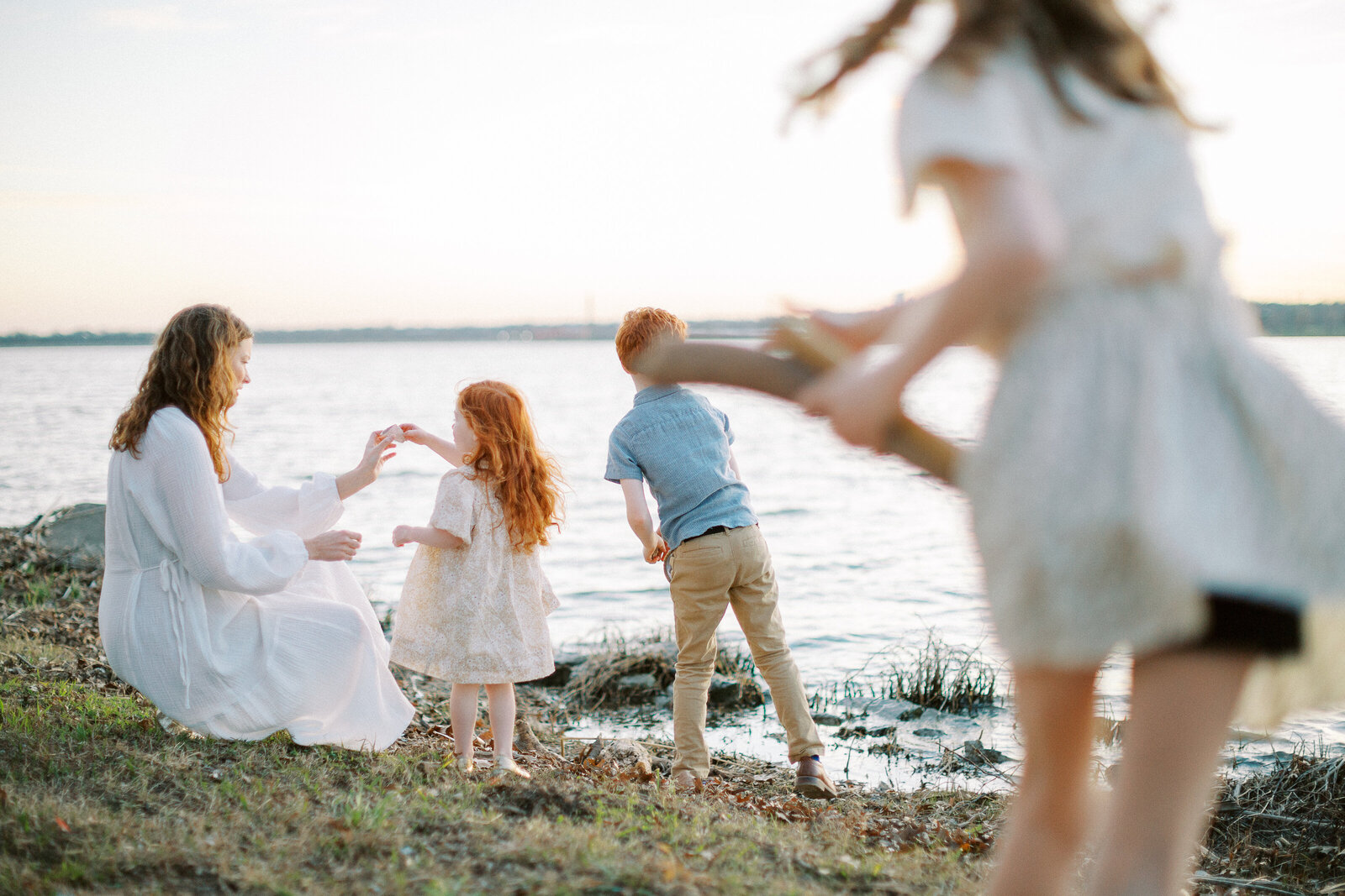 Maternity and family photographer in Dallas