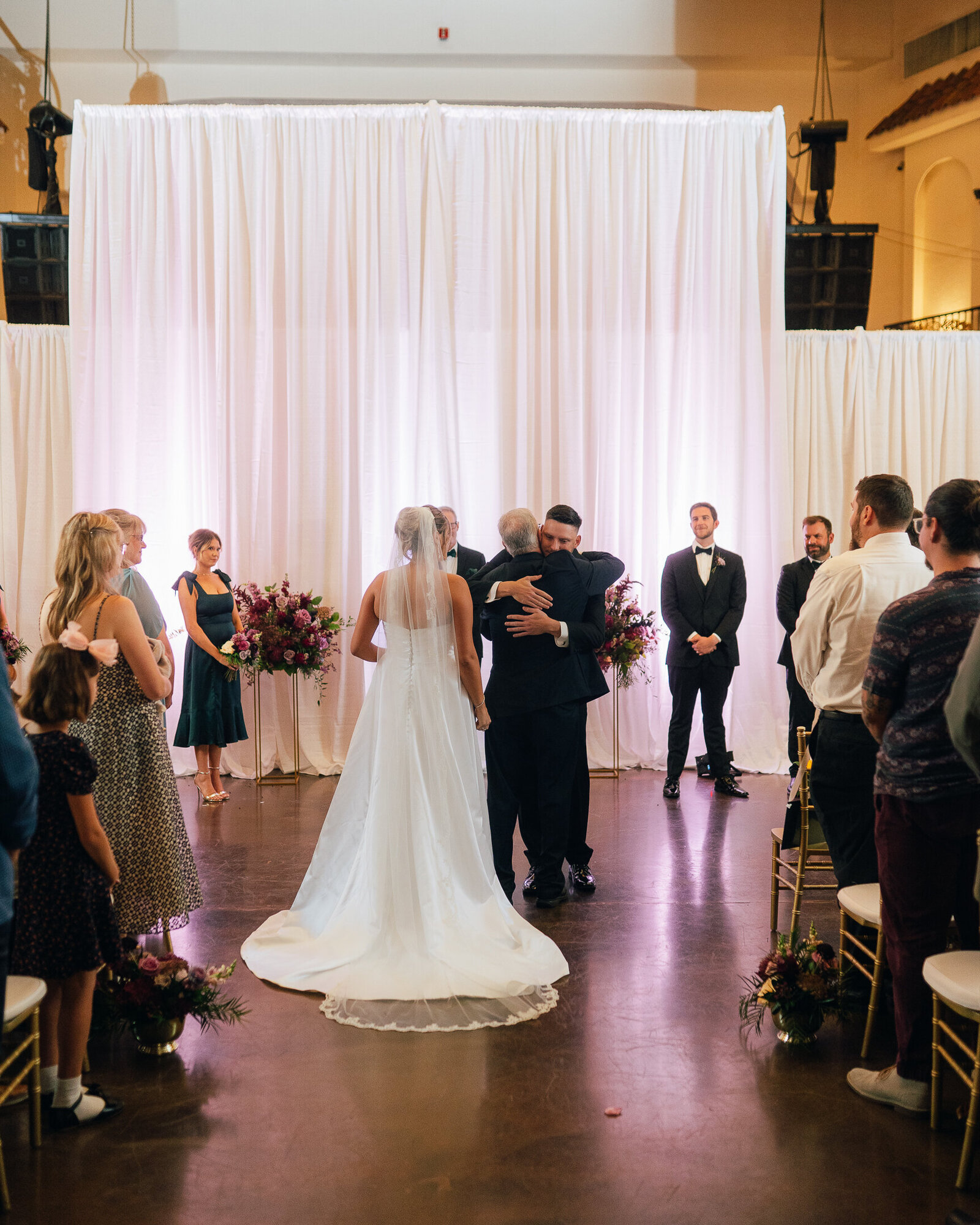 Corby Intercontinental Hotel Kansas City Wedding Plaza-153