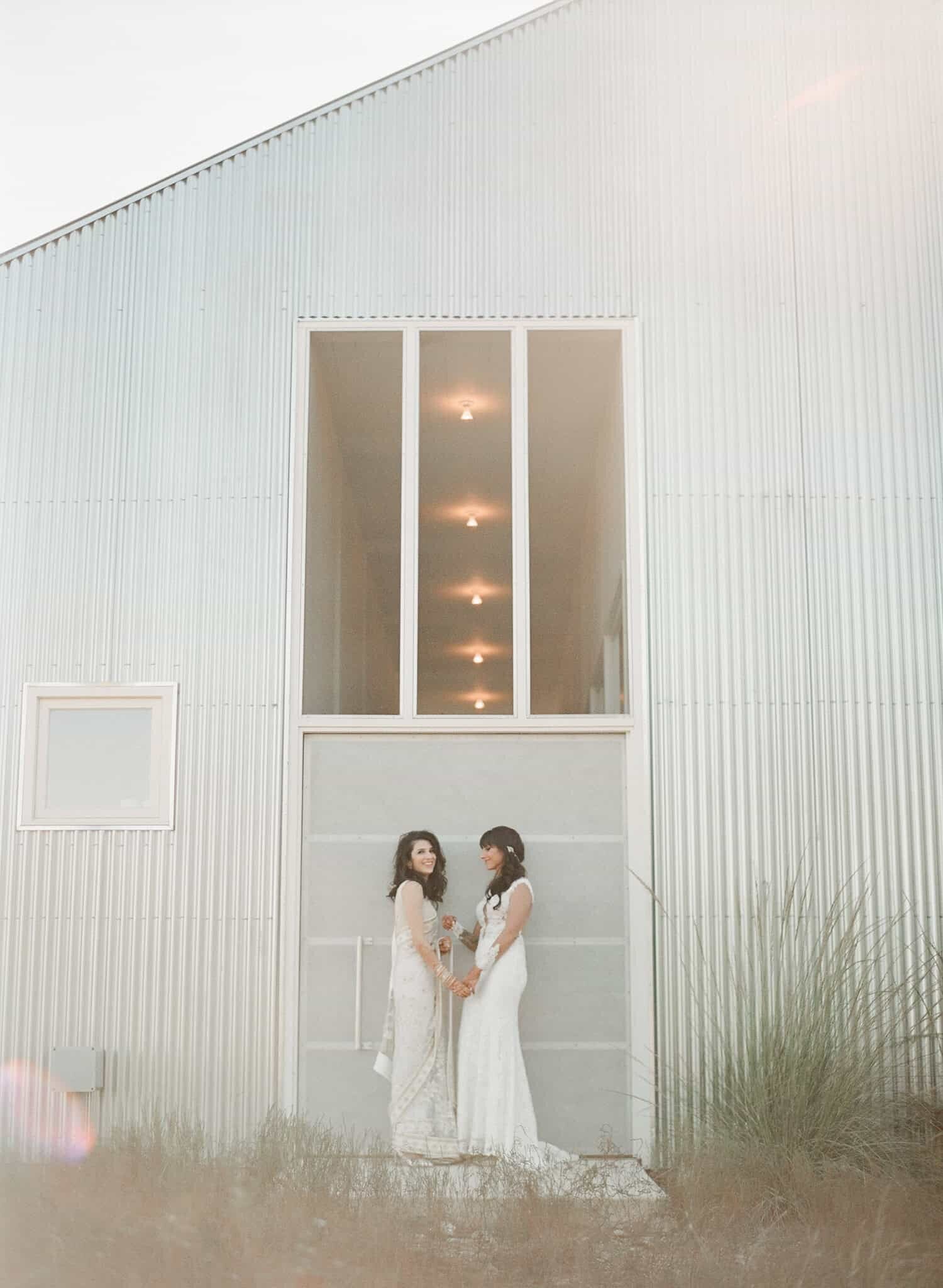 AUSTIN-MODERN-MONOCHROMATIC-INDIAN-WEDDING-00312