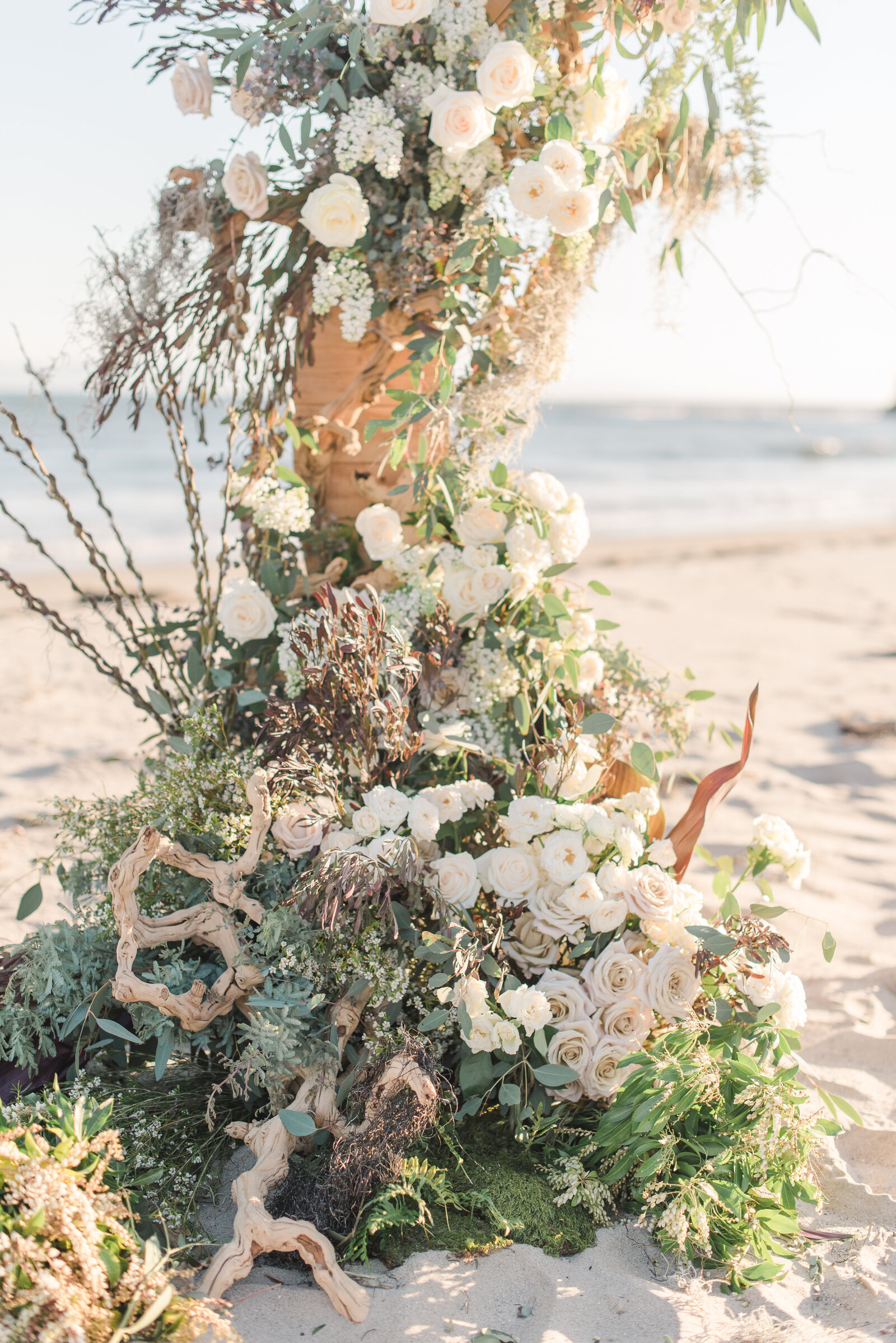 Precious-and-blooming-floral-design-kellye-clifford-Destination I do -Editorial-33