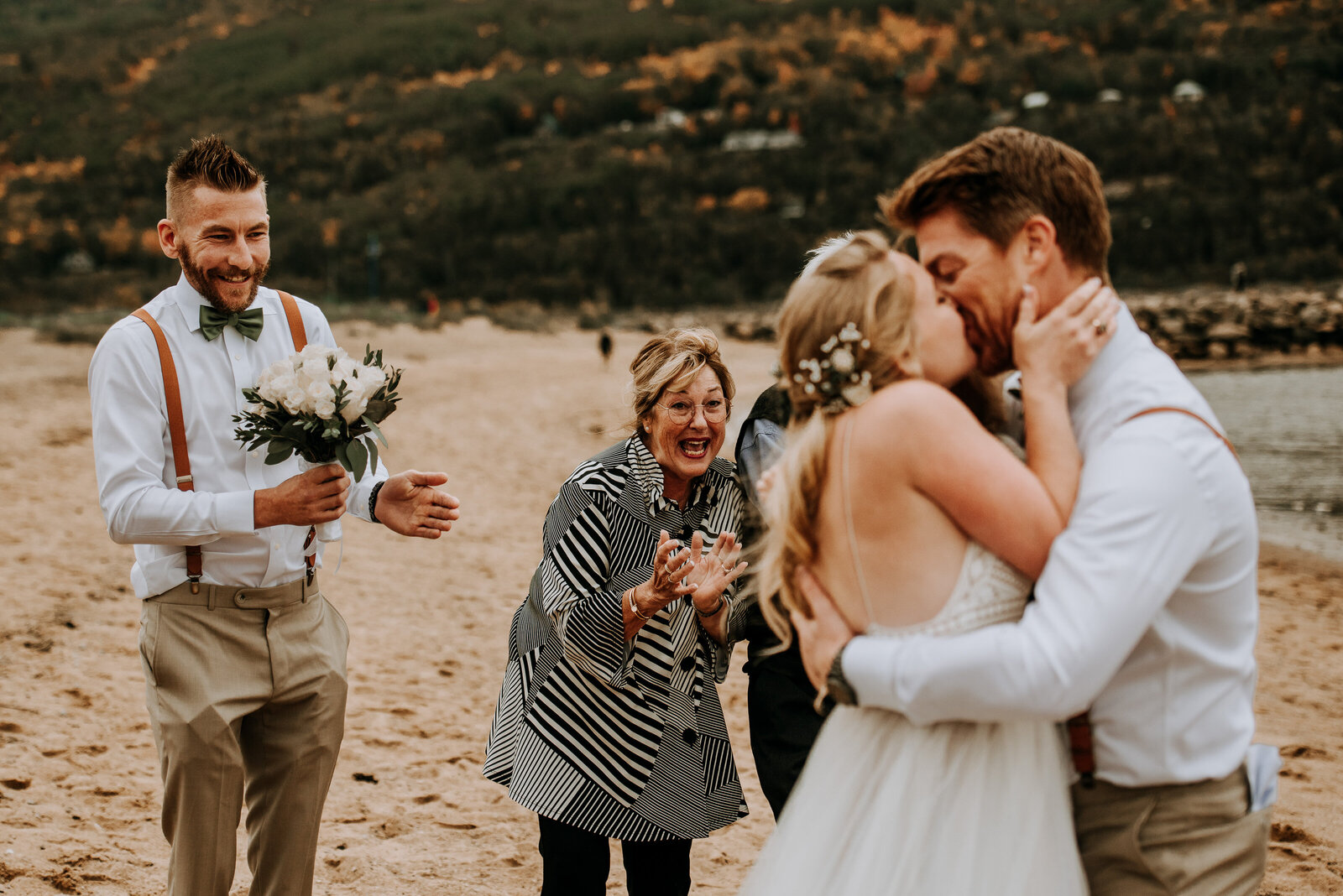 love-is-nord-quebec-photographe-mariage-intime-elopement-wedding-plage-charlevoix-beach-0006