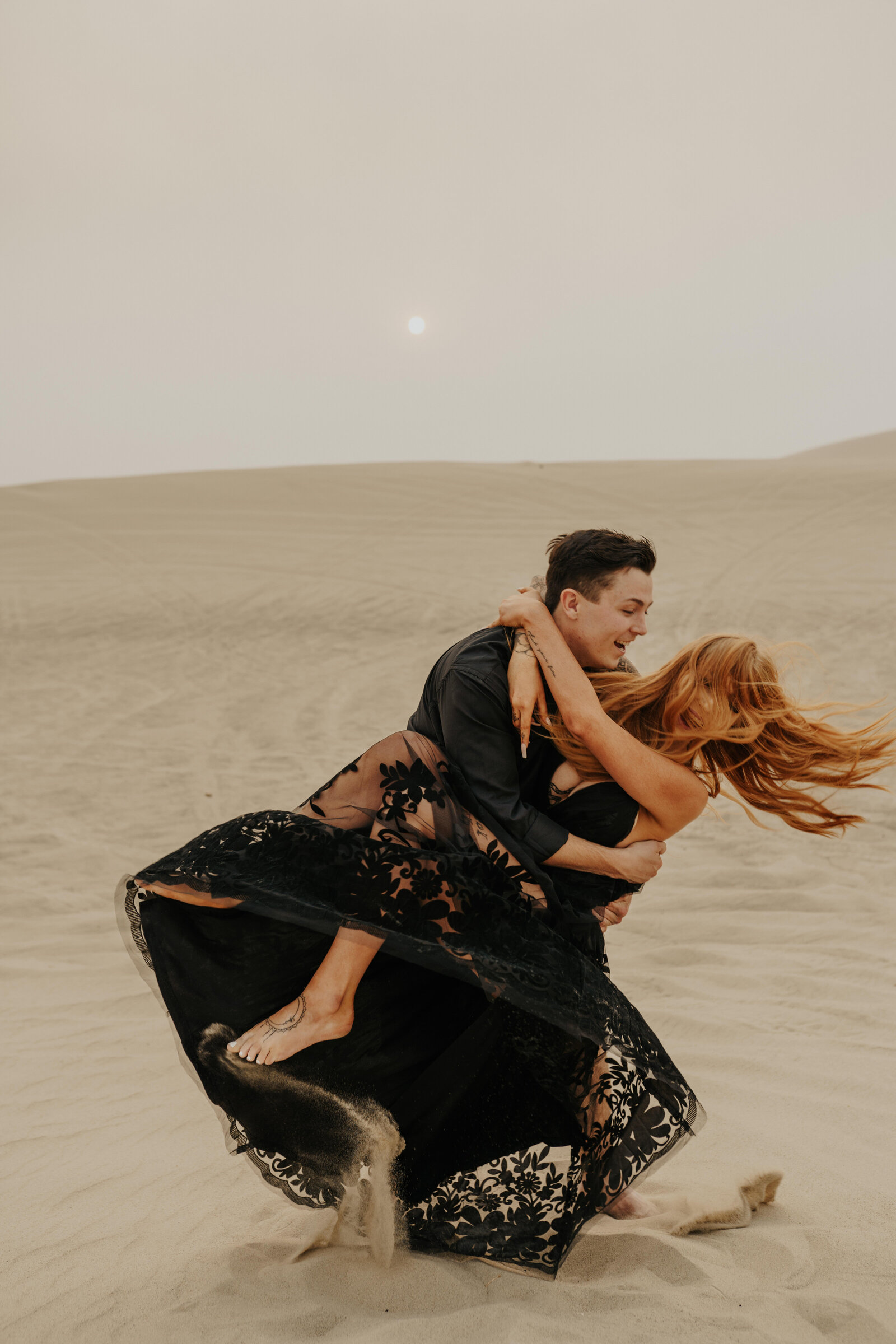 Sand Dunes Couples Photos - Raquel King Photography26