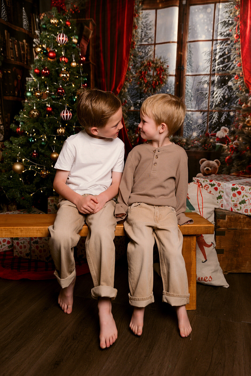 Travis & Benny Studio - Higgins Xmas Mini-2