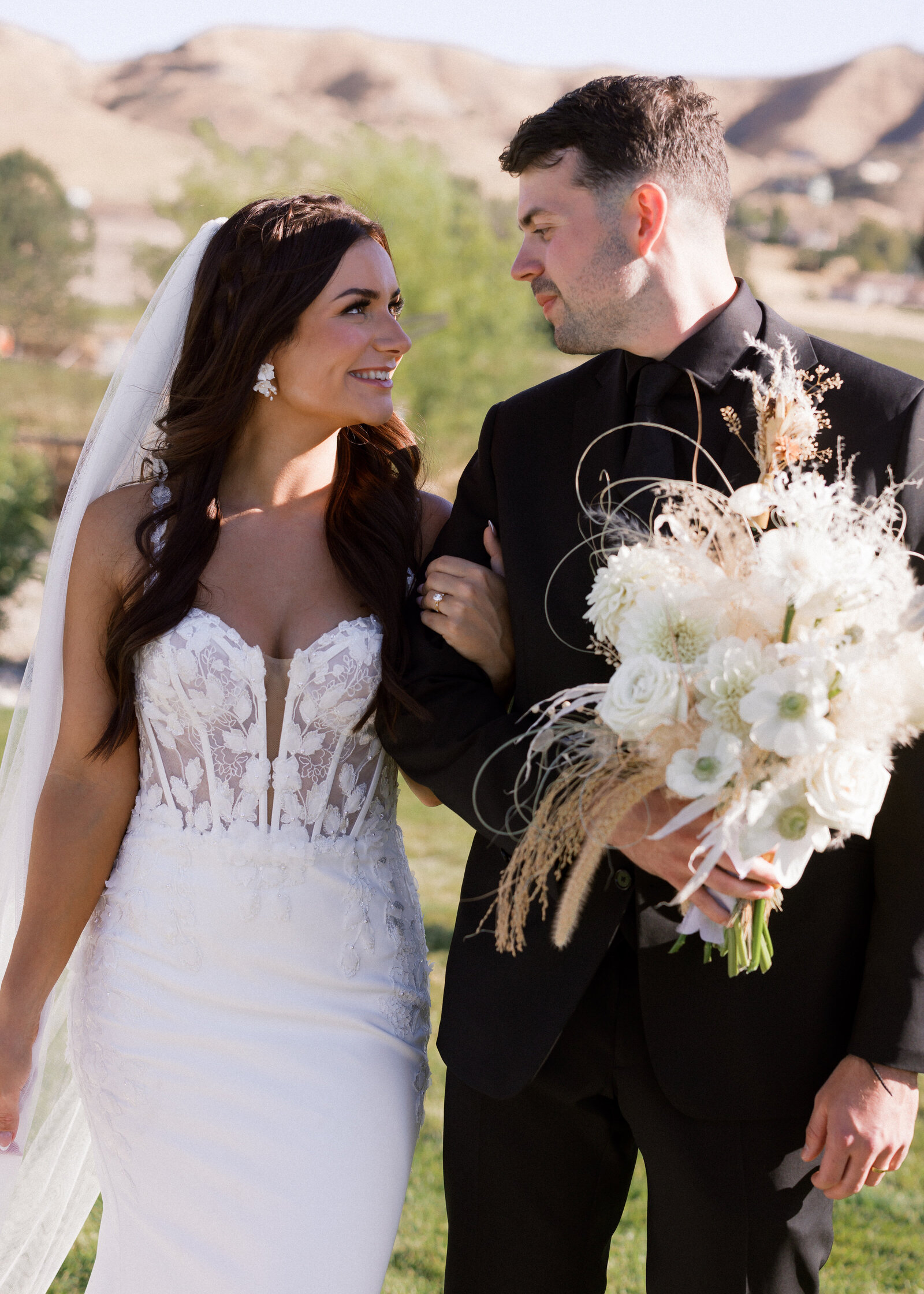 september-wedding-emmett-idaho-autumn-summer-black-tie-kayla-lucio-photo-castaneda-portraits-15-2