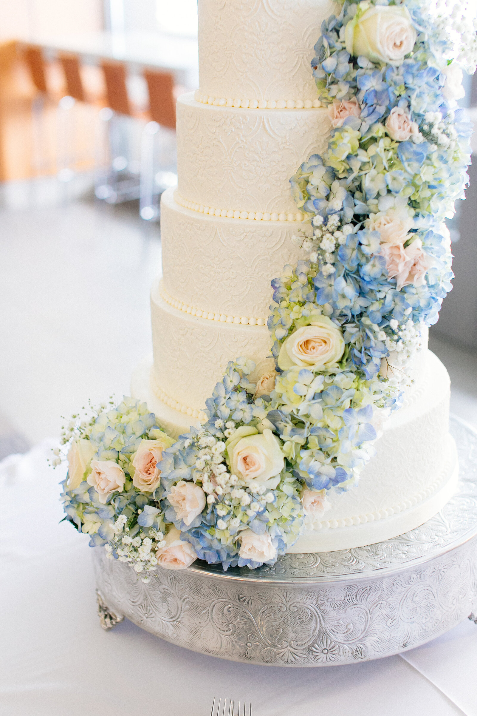Elegant-Wedding-Cake-Ashley-Cakes-40
