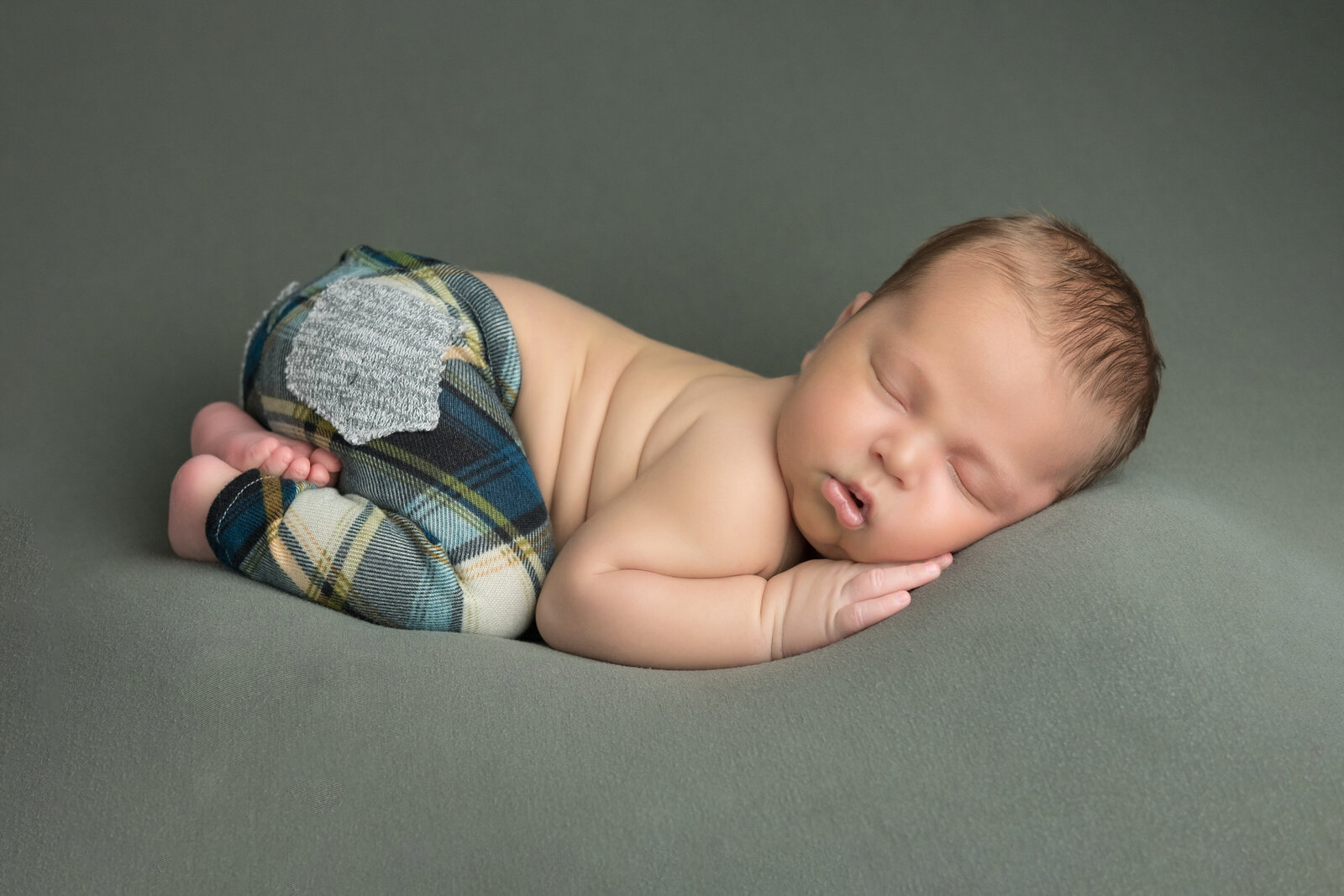 Lincoln's Newborn Photos-December 2020-29_PS