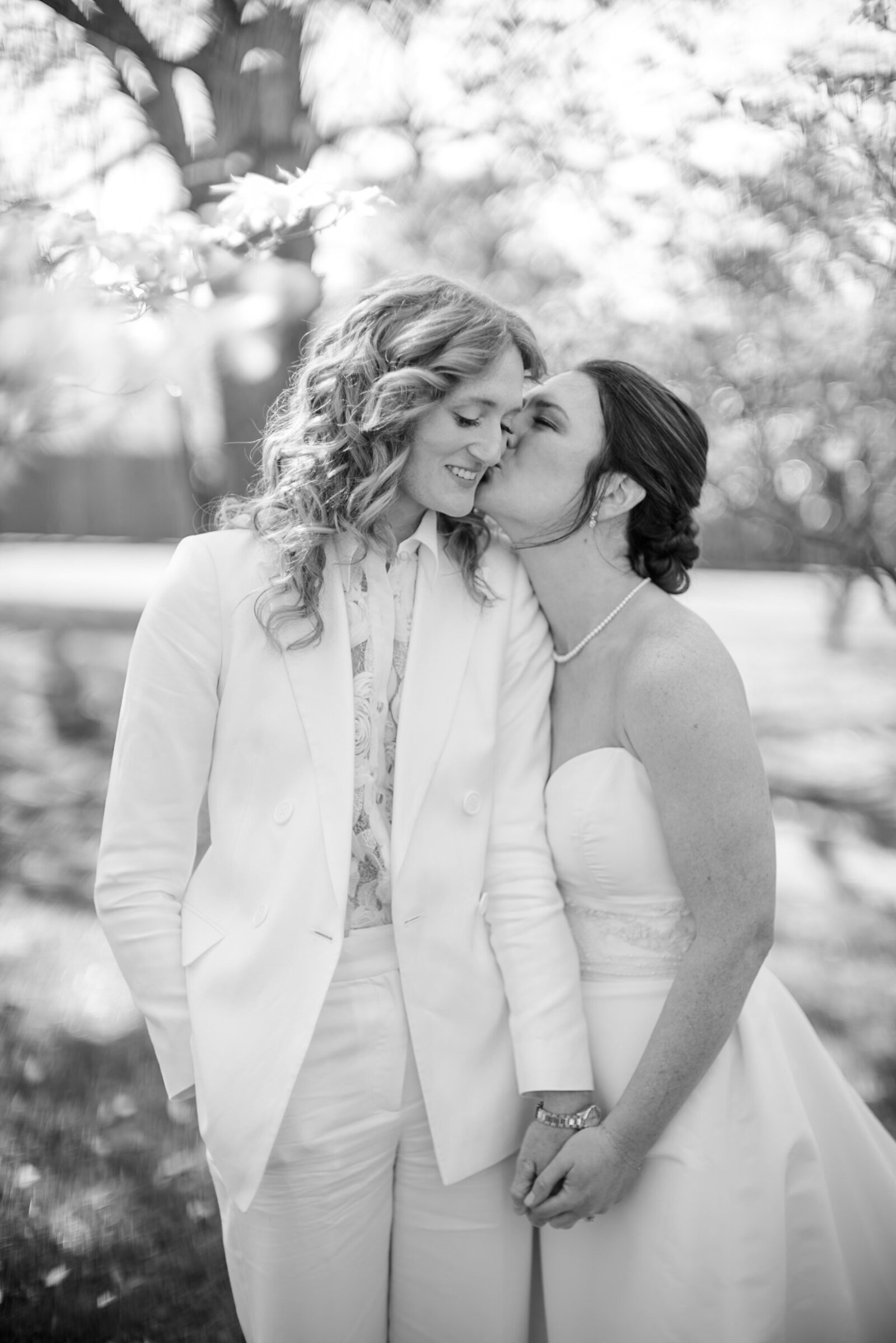 liza-amber-spring-riverwood-mansion-wedding-15