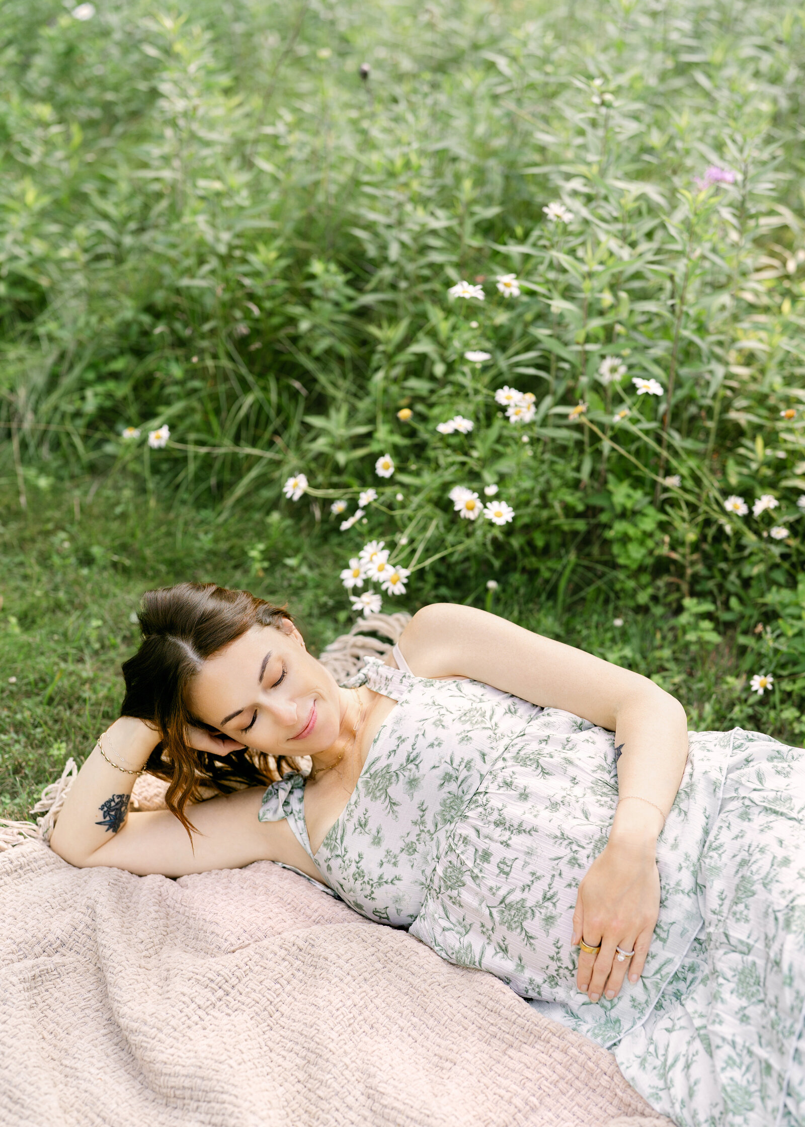 Maternity session in Iron Mountain at the Upper Peninsula of Michigan