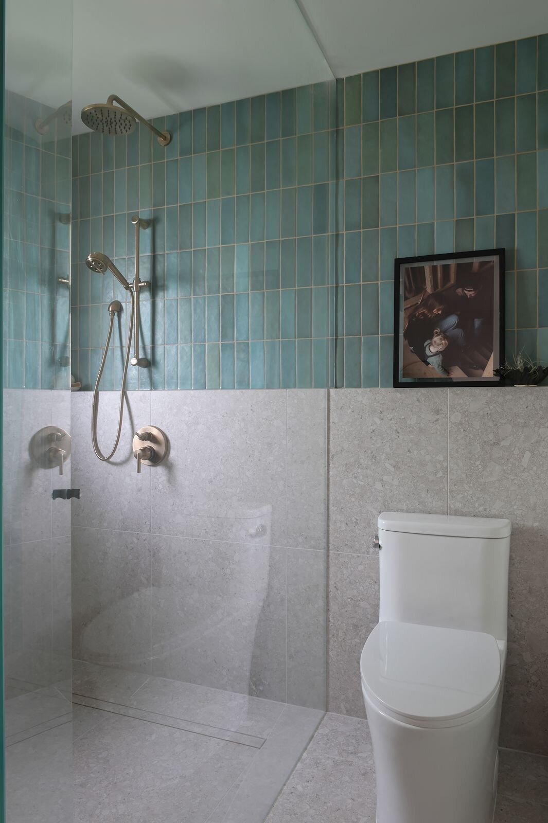 modern-green-bathroom-tiles-align-interior-design.jpeg