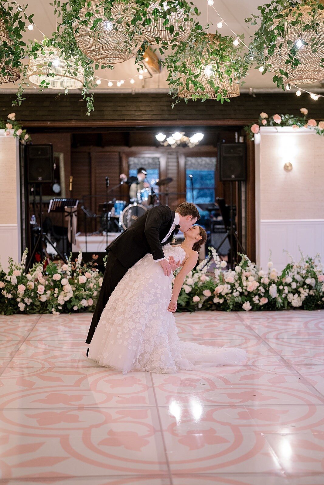 leila-james-events-newport-rhode-island-luxury-wedding-planner-castle-hill-wedding-coastal-wedding-photographer-stephanie-veglianteReception-9 copy
