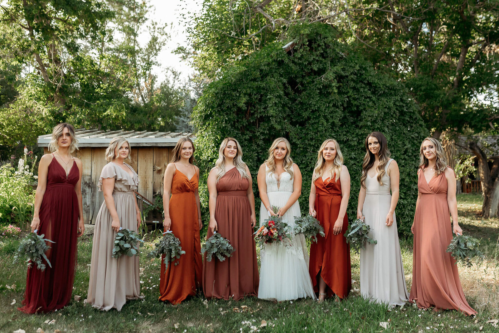 fall wedding picture of bridal party