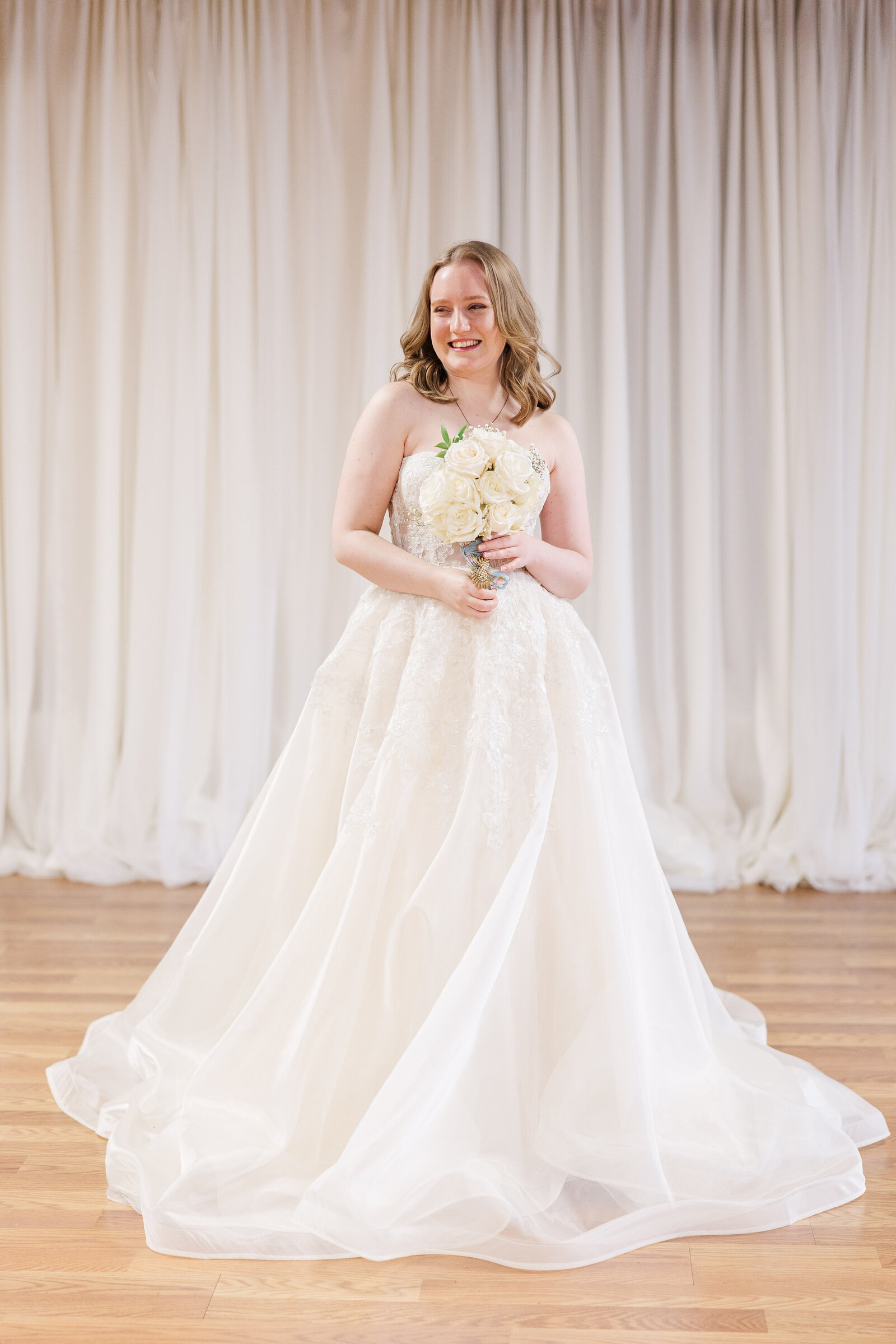 Intimate-wedding-bride-before-ceremony