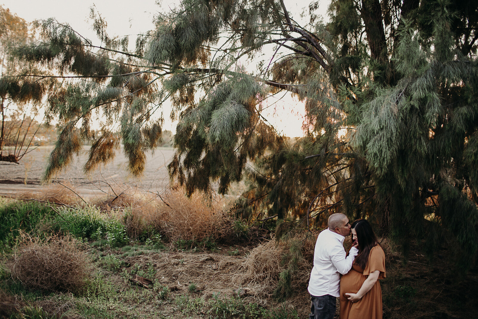 san-diego-maternity-boho-lifestyle-beach-field-4