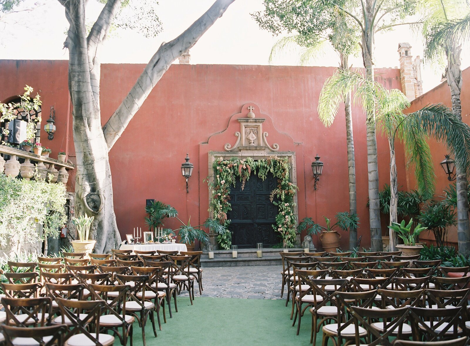 Vicki Grafton Photography Casa Hyder San Miguel de Allende Luxury Fine aRT Film Wedding Martha Stewart Bride Destination 42