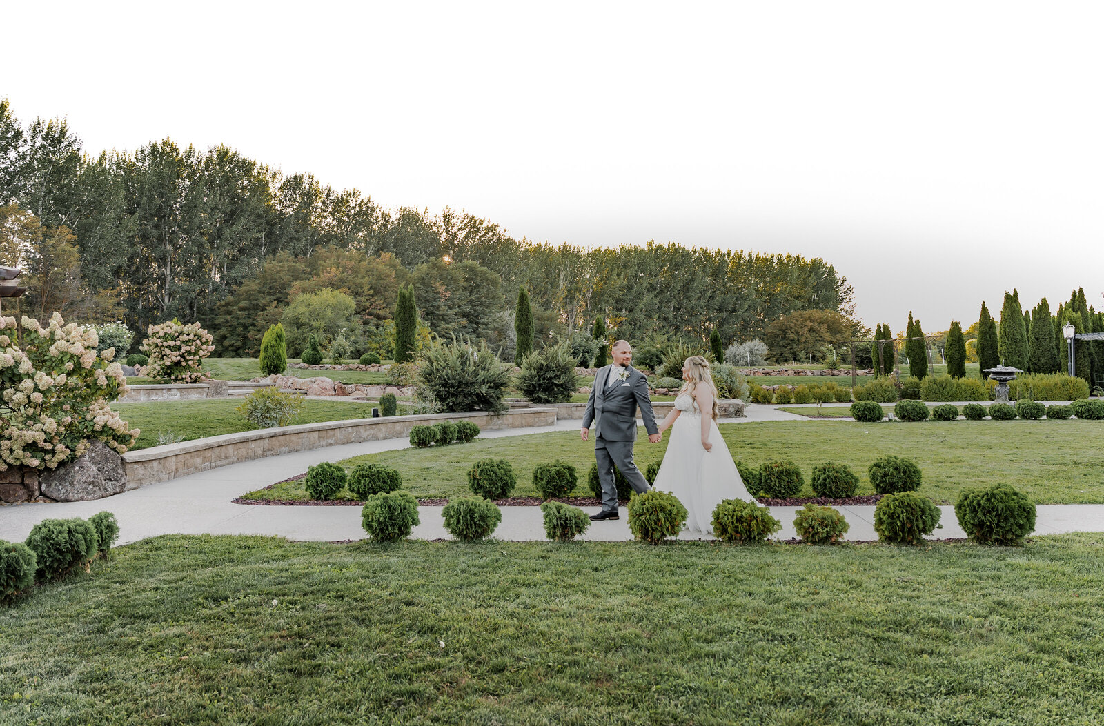 Wedding Photographer in Lincoln City, Oregon 