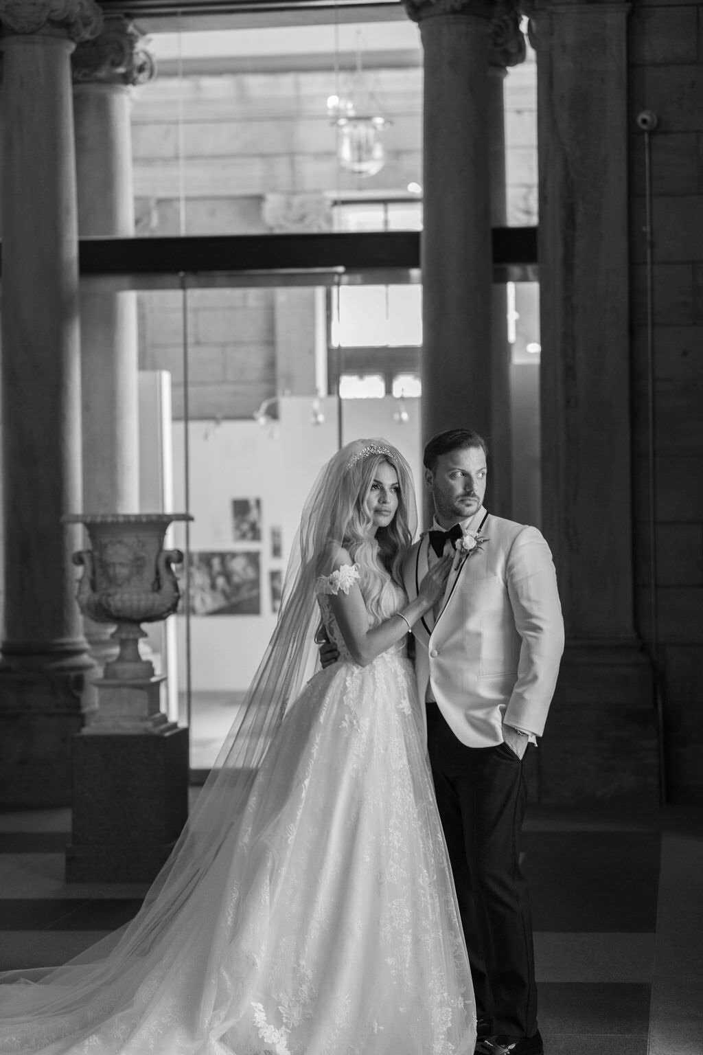 Cathédrale Marie-Reine-du-Monde Wedding_montreal best wedding photographer | luxury moment photography-8677