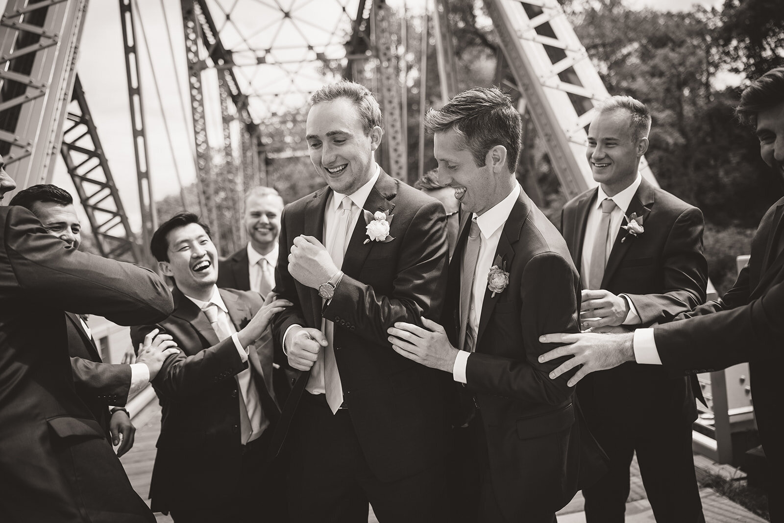 minneapolis-minnesota-groomsmen-wedding-party