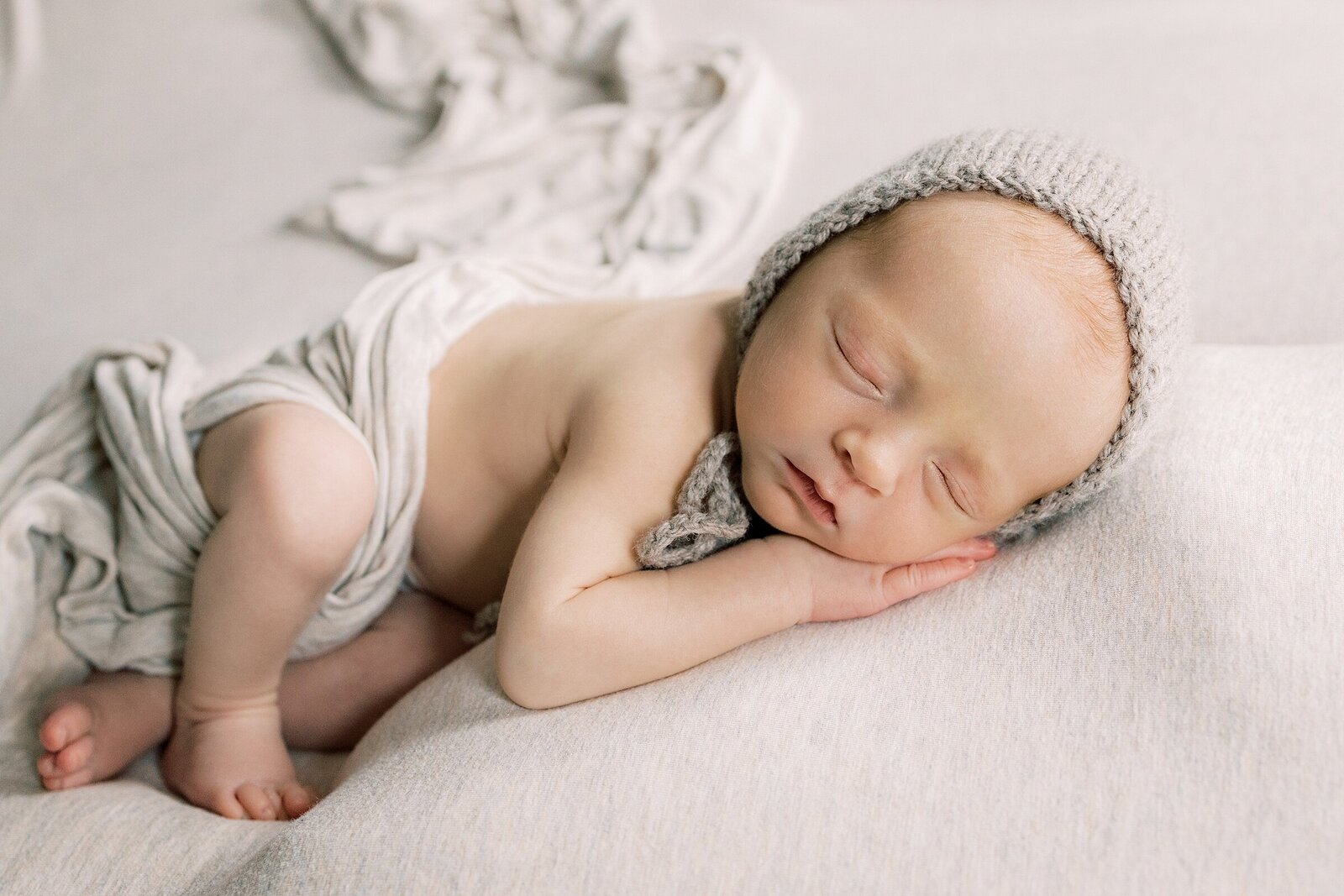 Philadelphia Newborn Photographer | Newborn Photographer Near Me Media PA_0012