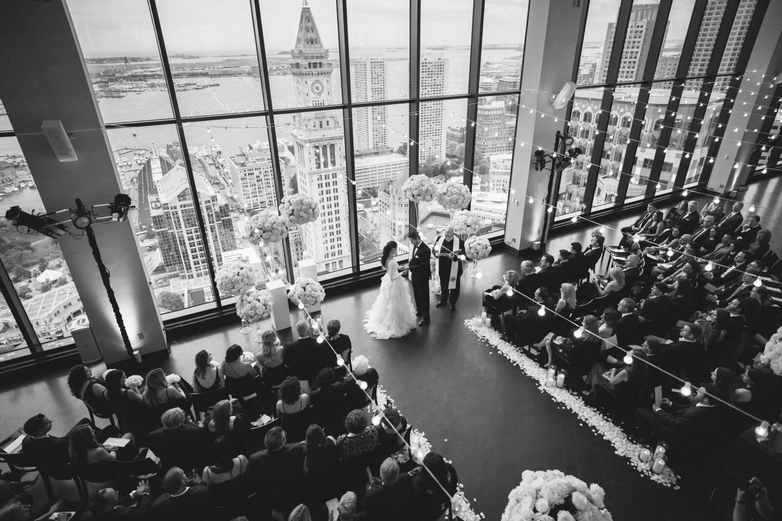 elegant-fun-state-room-boston-summer-wedding-lauren-kevin-zev-fisher-064