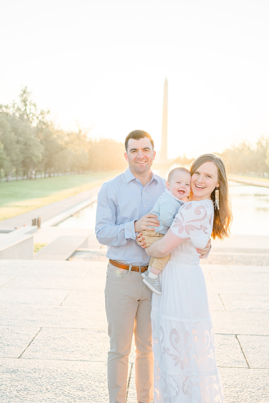 family posing during Washington Monument family session