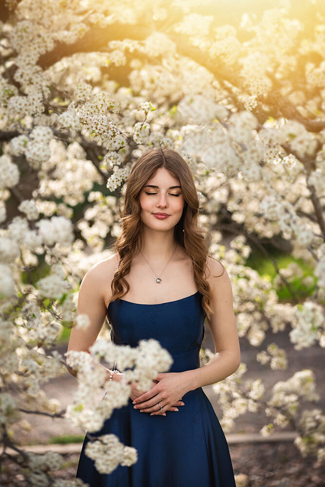 high-school-senior-girl-peaceful-relaxed-happy-in-nature-bright-future