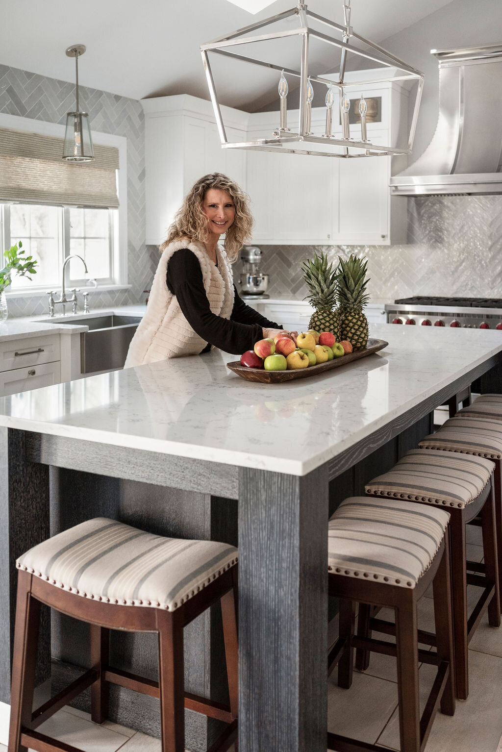 Donna Restaino Levey  staging a modern kitchen