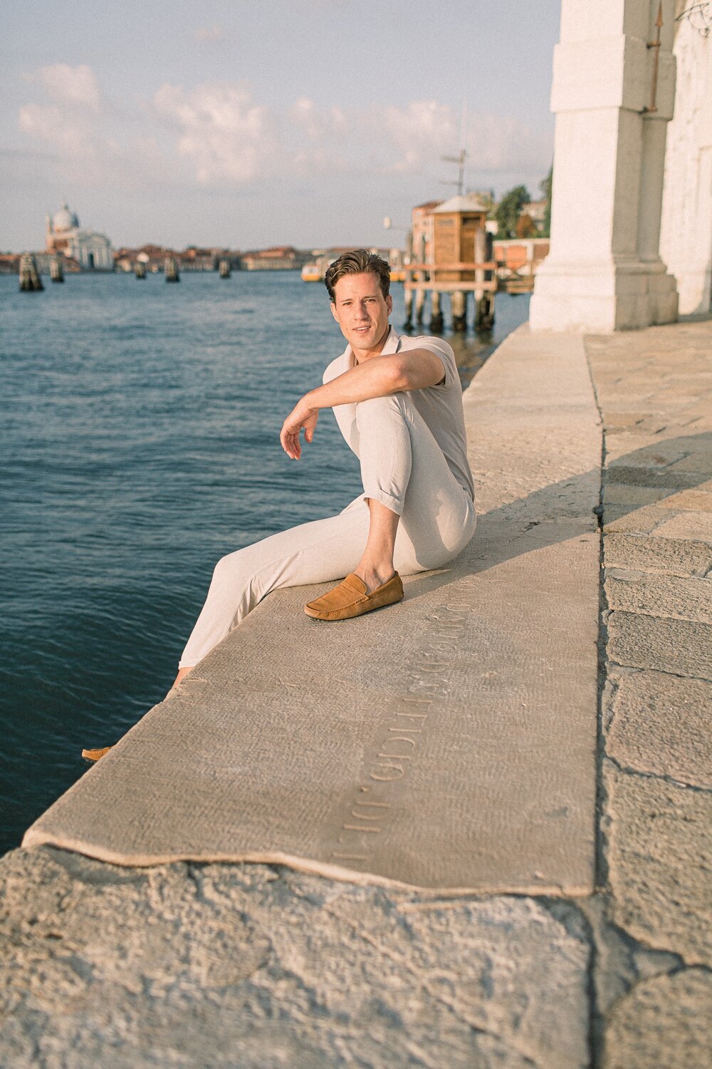 venice-elopement-photographer-editorial-film-35mm-wedding-fashion_0010