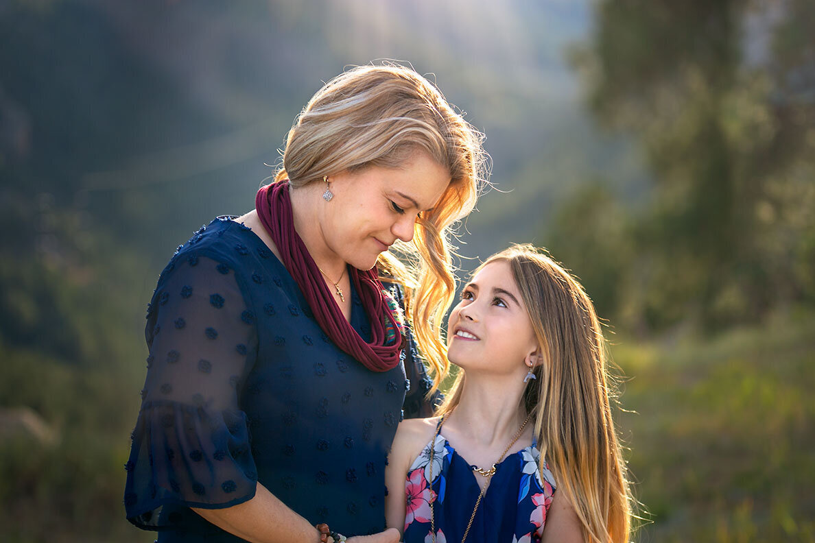 boulder-photographer-family-mother-daughter-mountain-love-light-connection-ncar