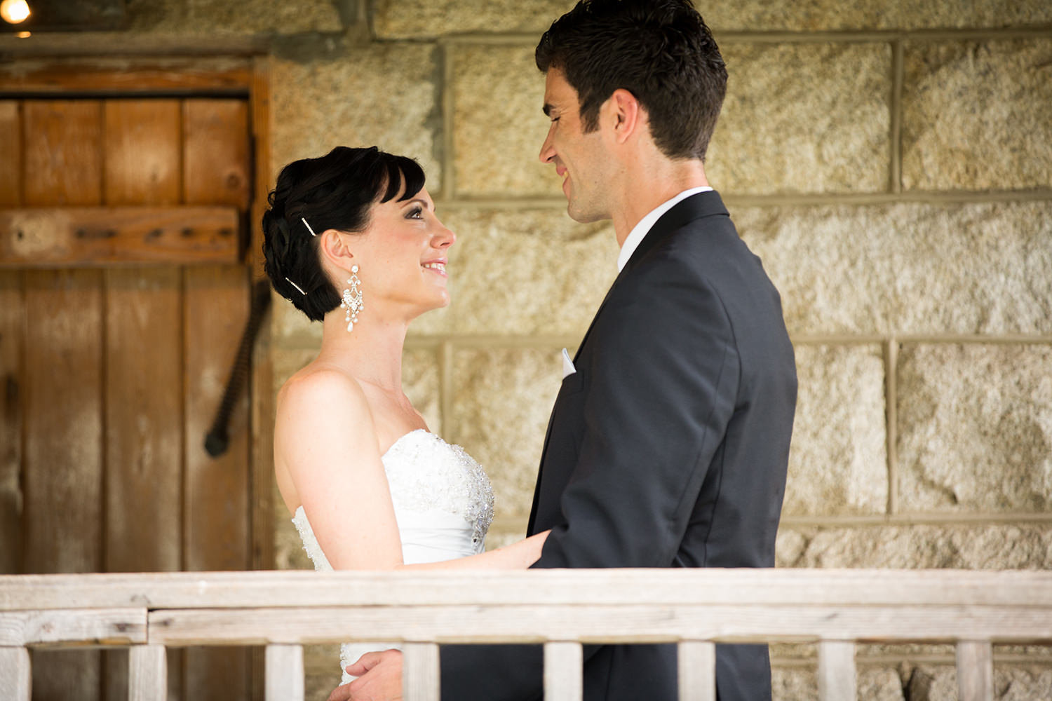 bride and groom first look at leoness cellars