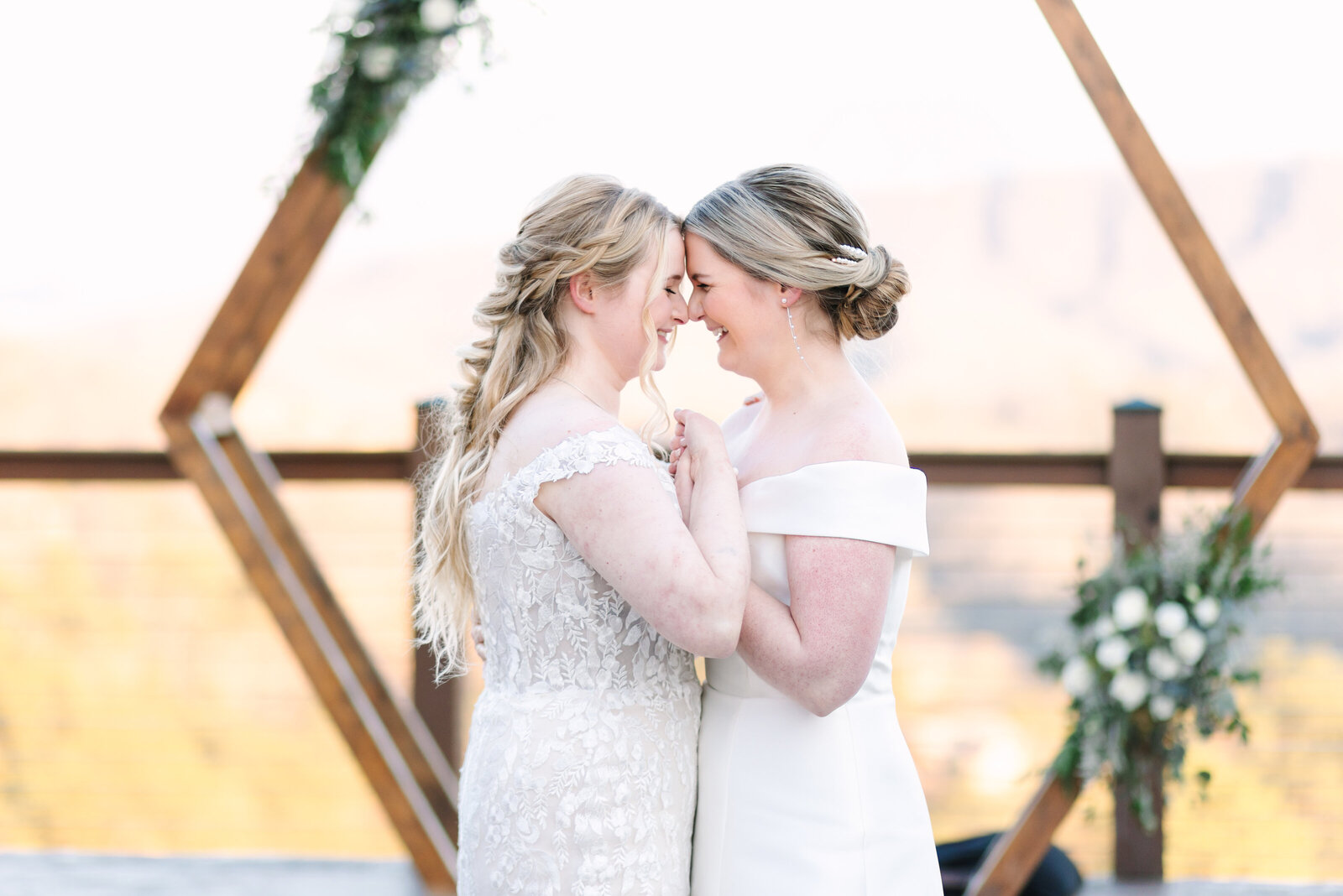 magnolia-venue-pigeon-forge-tennessee-lgbtq-wedding-willow-and-rove-5