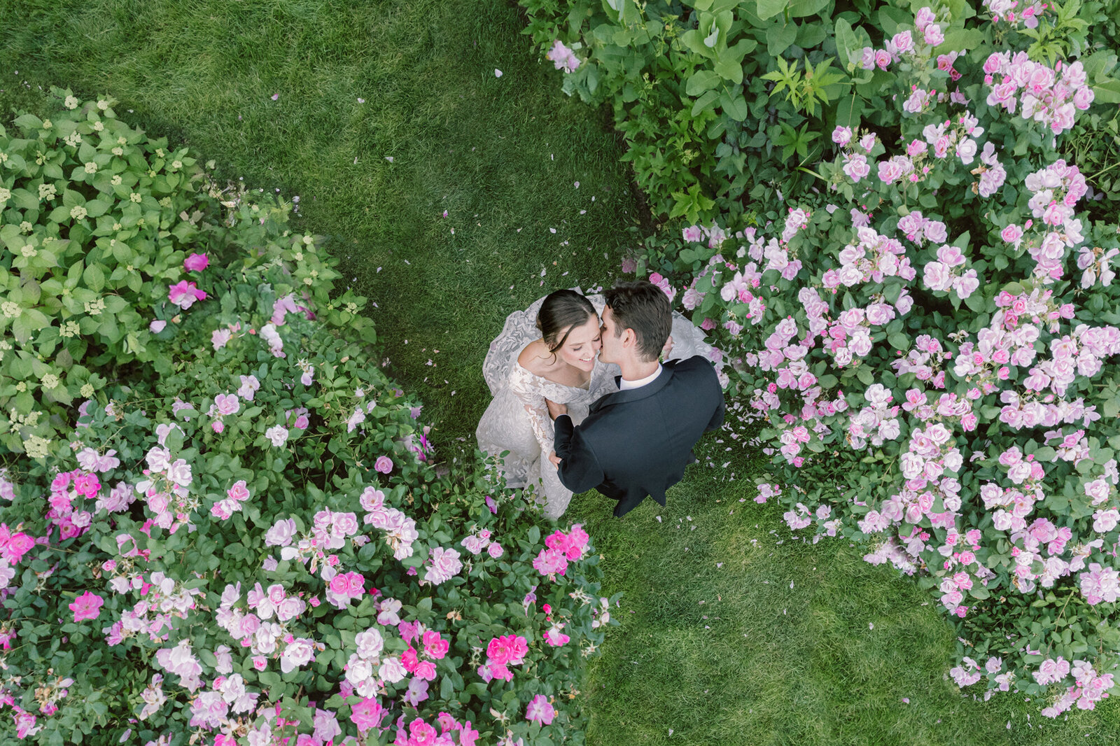 connecticut_tented_wedding_estate_garden_romantic