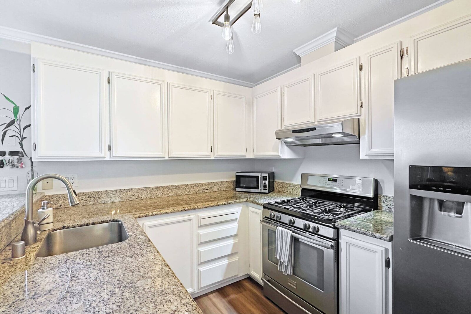 mls5_michael-jimenez-pacifica-real-estate-agent-homes-for-sale-kitchen