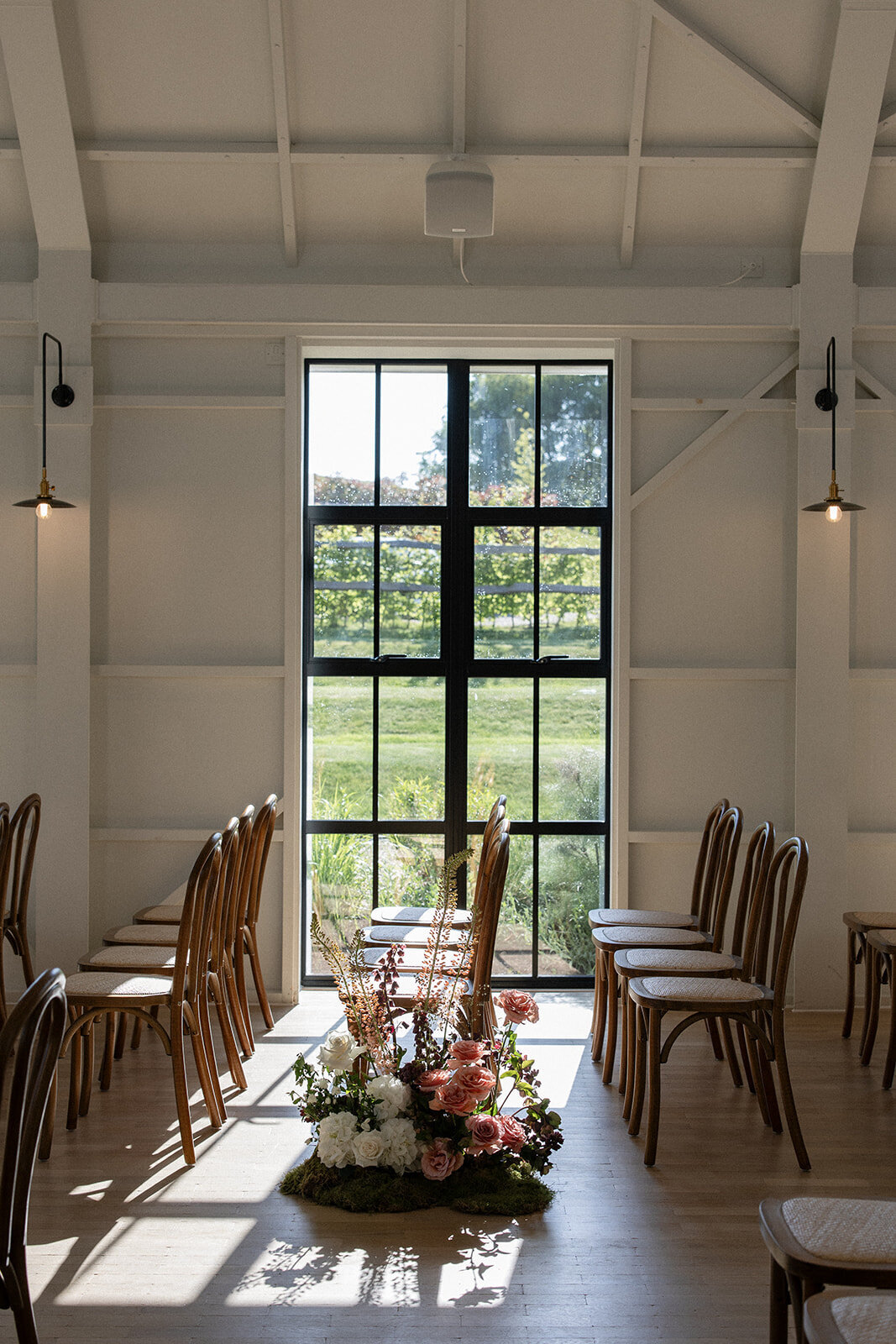LIMEKILN Sussex wedding florist (10)