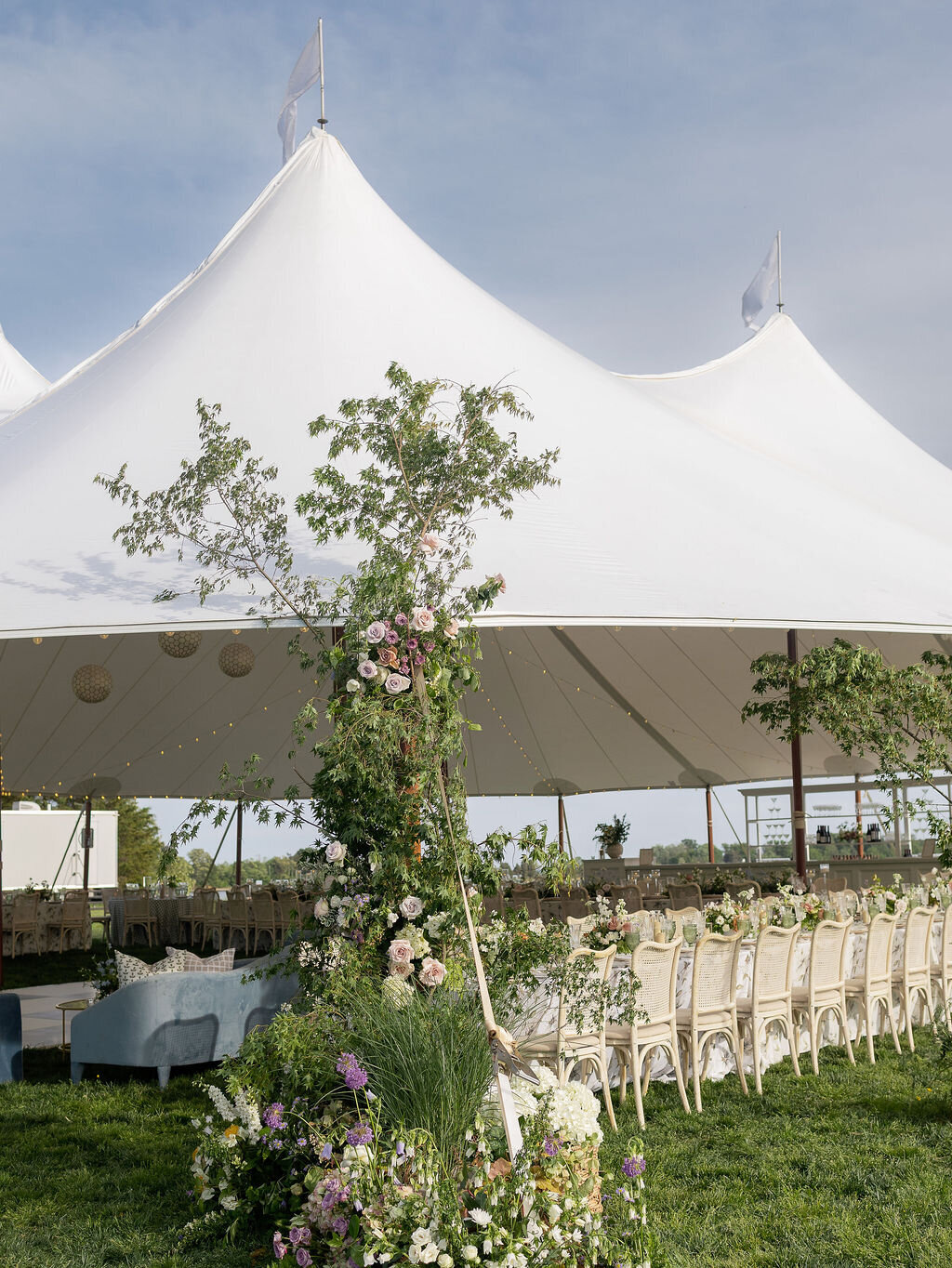 19_Kate Campbell Floral Whitehall Manor tented spring wedding by Anna and Wright photo