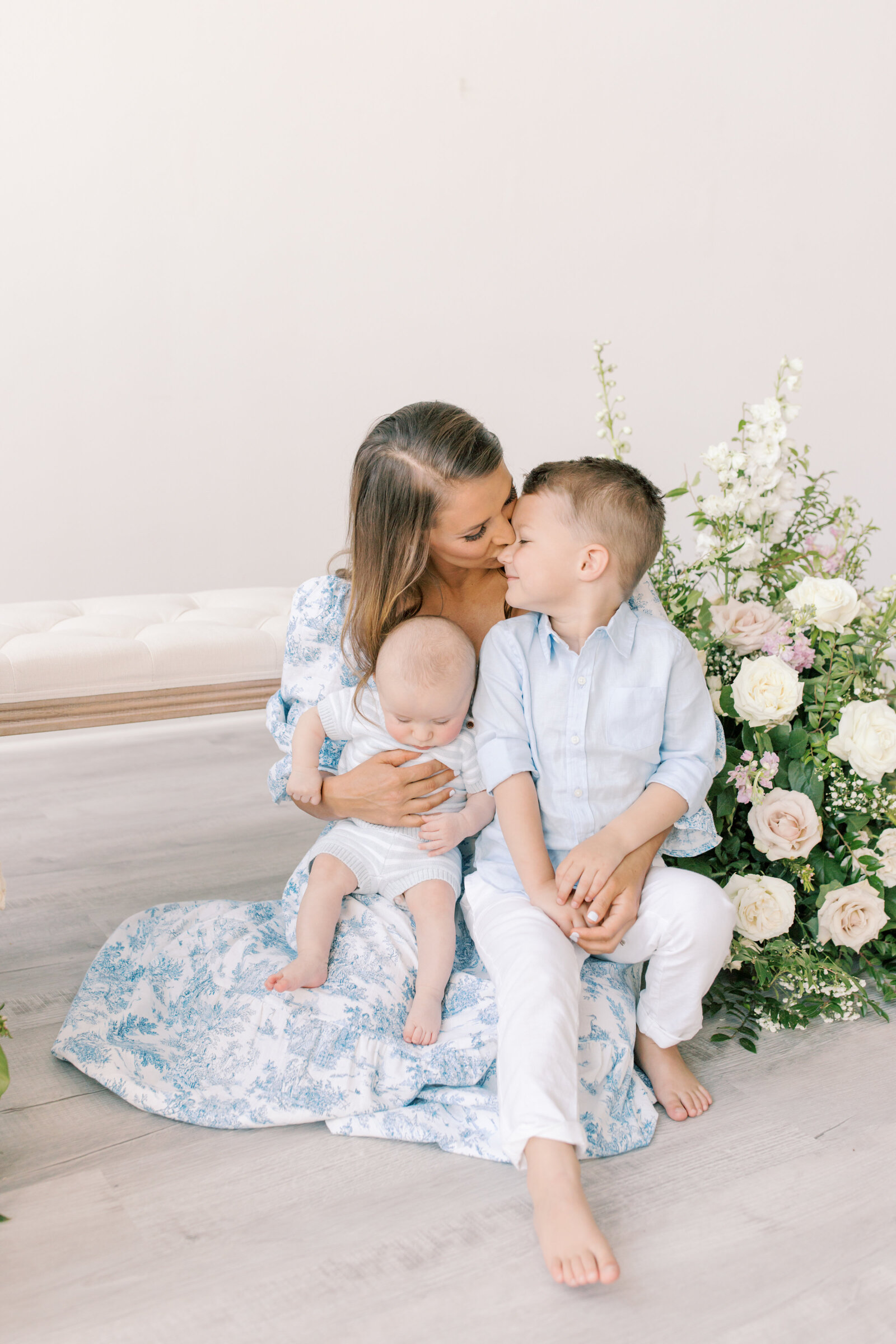 photo of mom with two sons taken by spokane family photographer