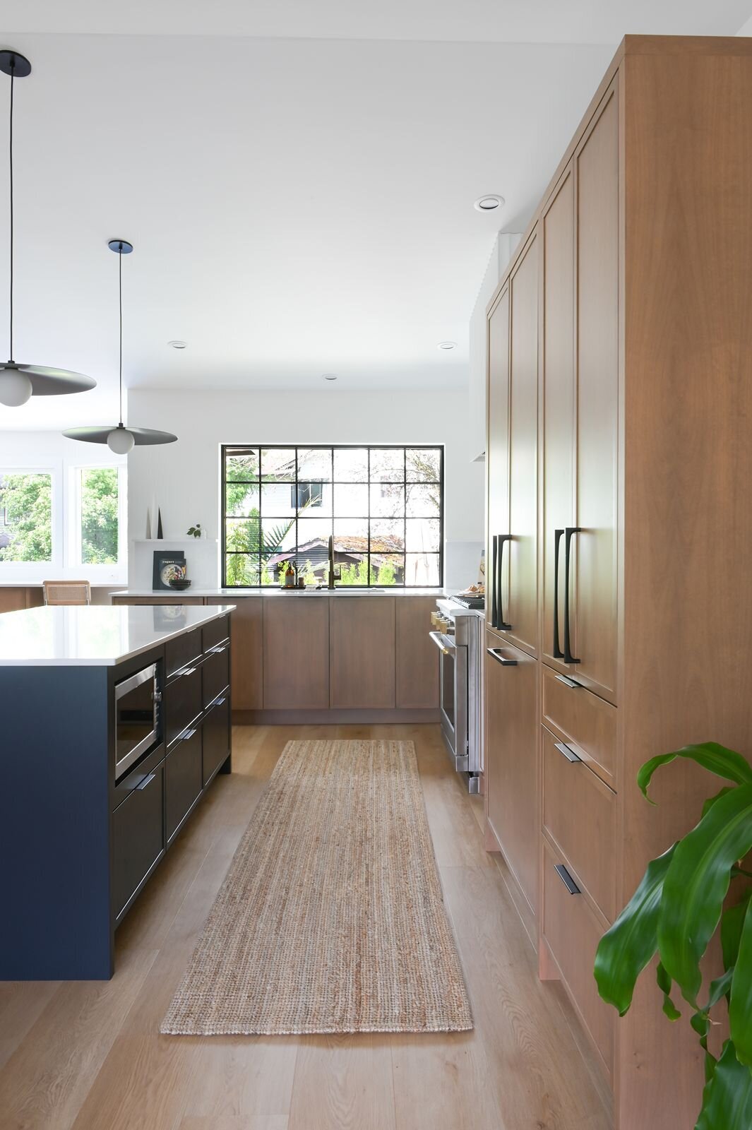 Interior-Design-Team-Modern-Kitchen-Rebecca-Foster.jpeg