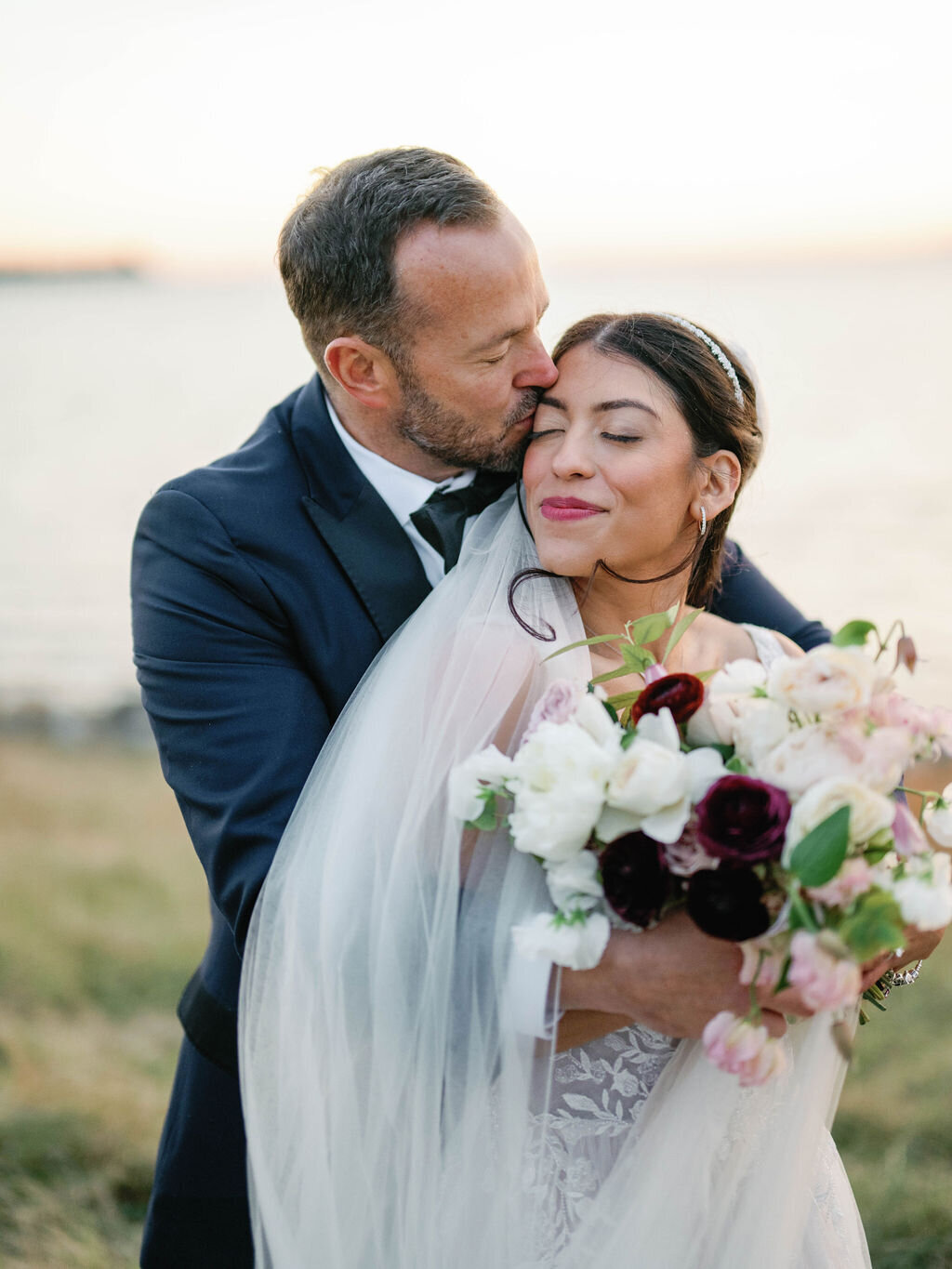 117_Kate Campbell Floral Whitehall Manor tented Winter wedding by Anna and Mateo photo Portraits