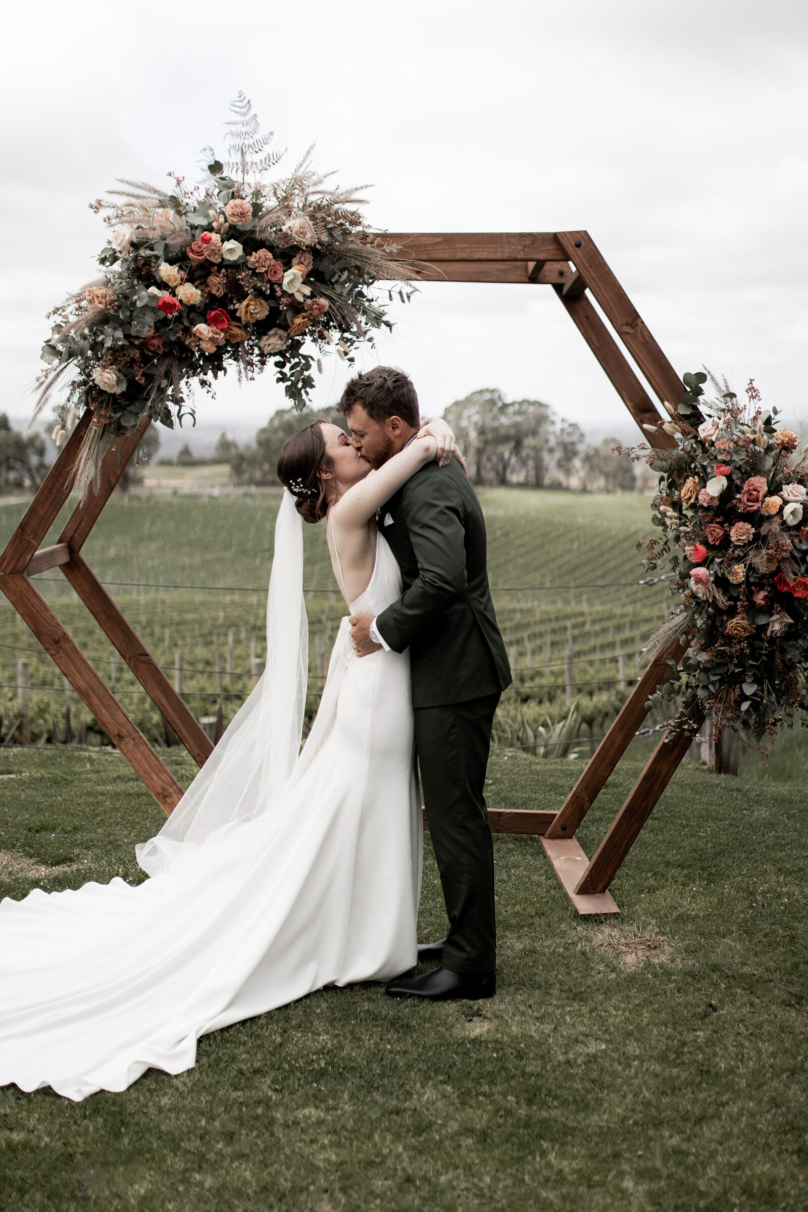 241018-Caitlin-Cameron-Rexvil-Photography-Adelaide-Wedding-Photographer-434