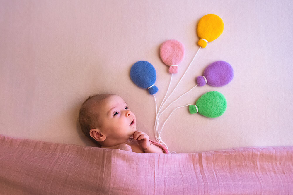 ballons-whimisical-creative-baby-soft-pink-cute-newborn-colorado-photographer