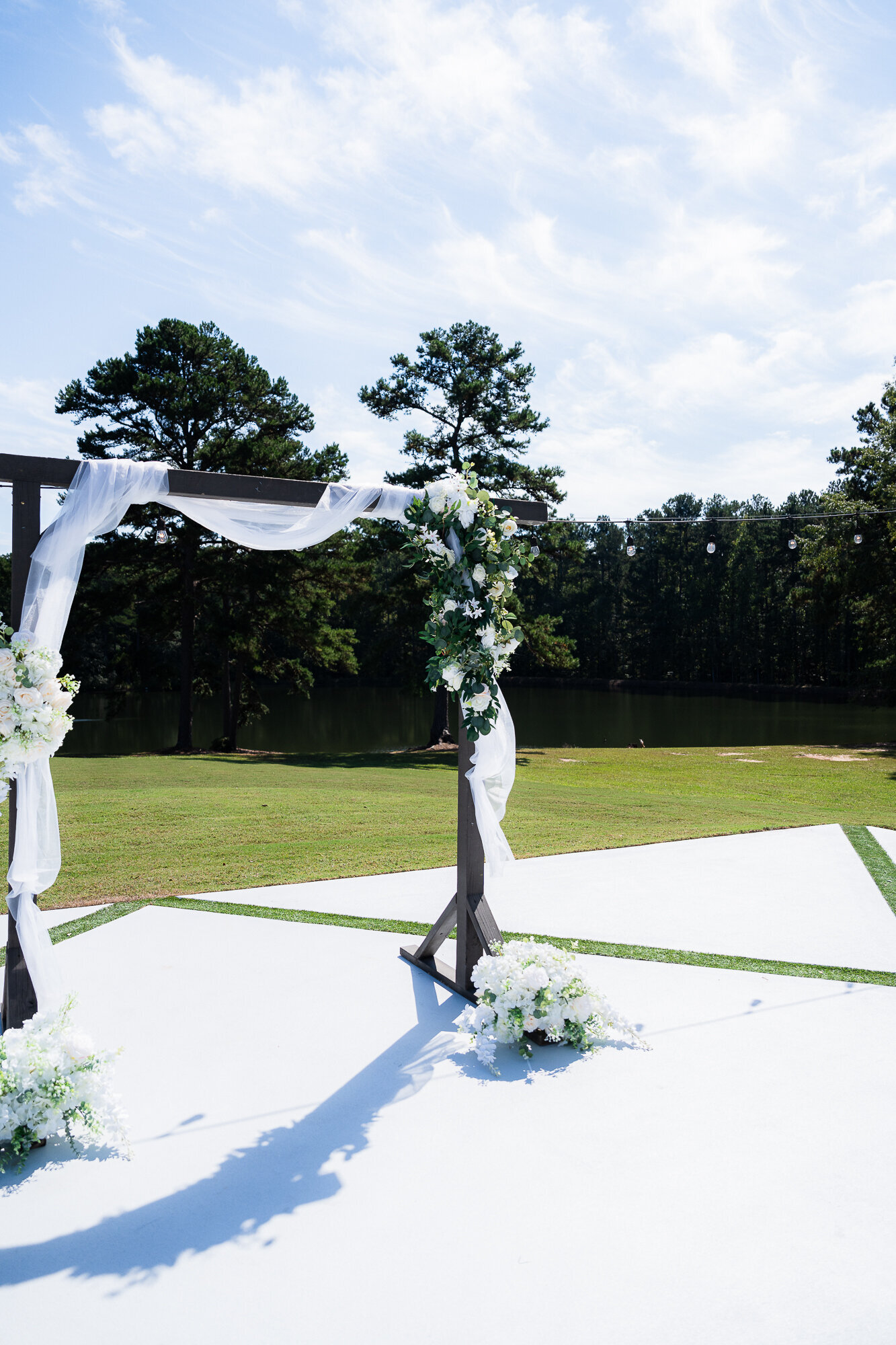 arch with flower decoration ceremony site at the Venue Daisy Hill wedding venue in South Georgia