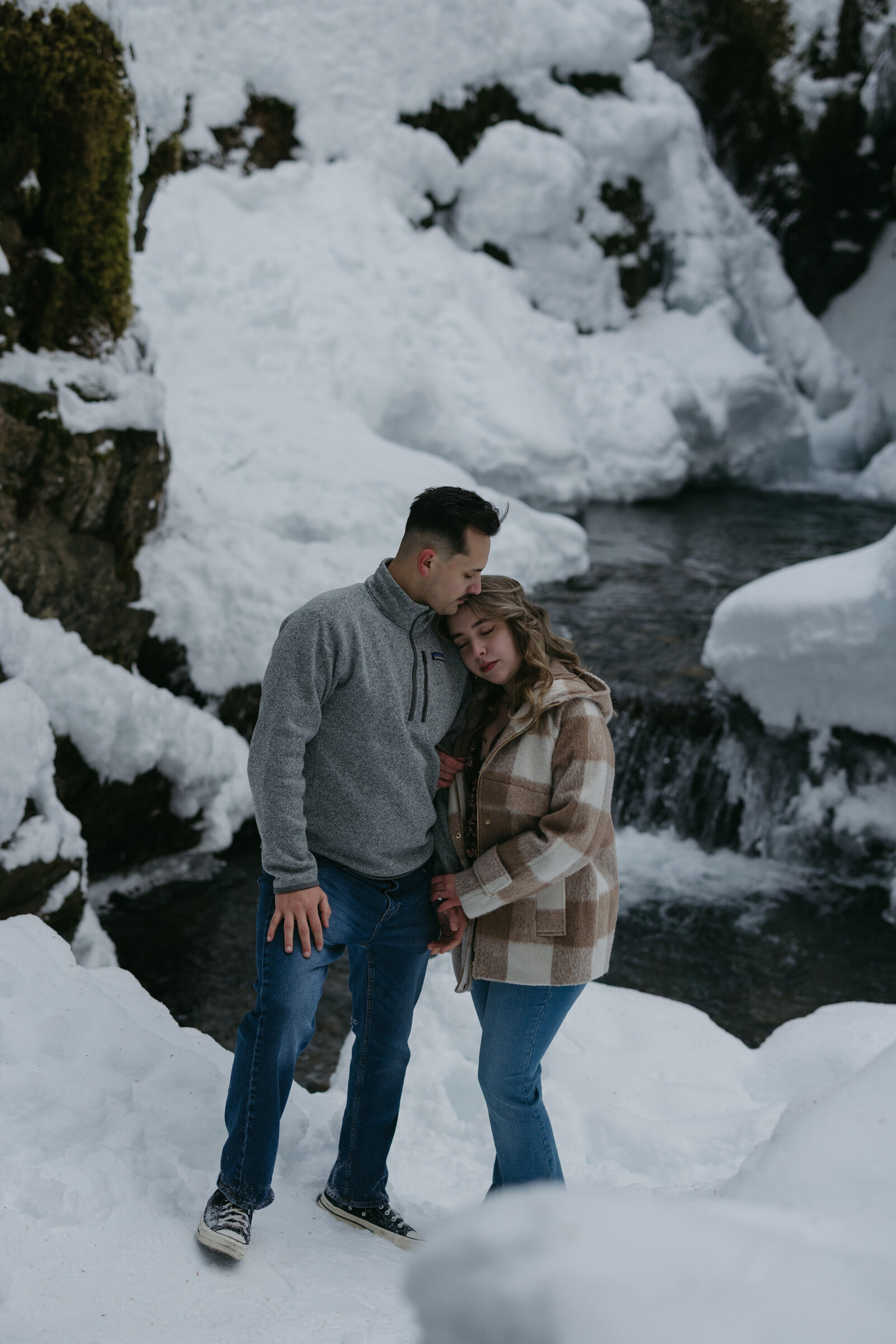 engagement-session-in-girdwood-alaska