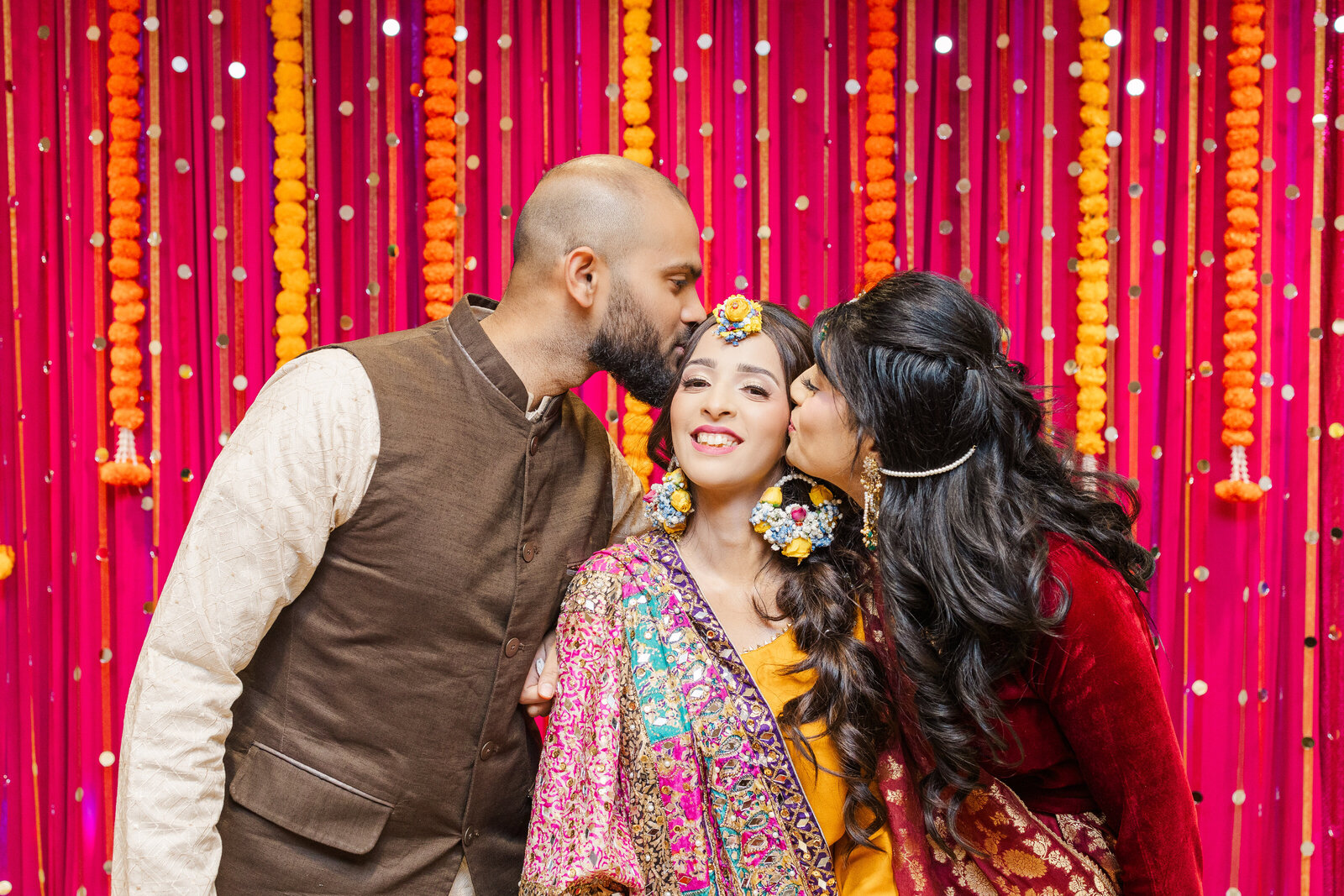 Candid-Mehendi-moments-Dallas