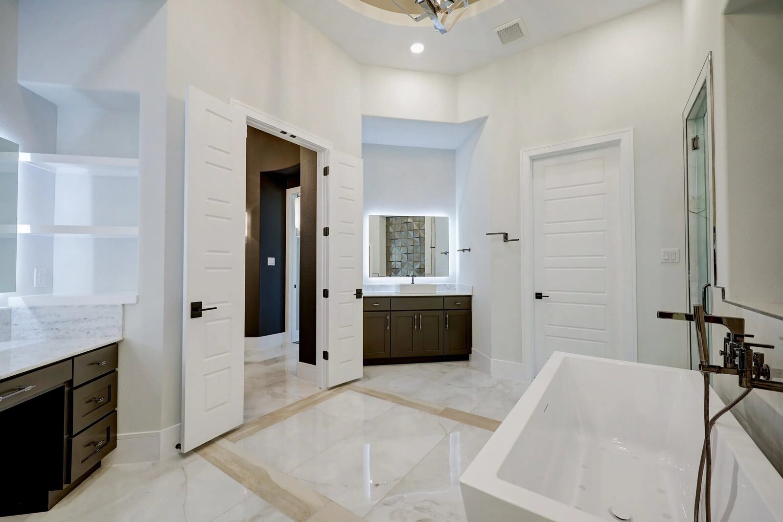 Livingston-Custom-Homes-Oyama-Custom-Build-Bathroom-Full