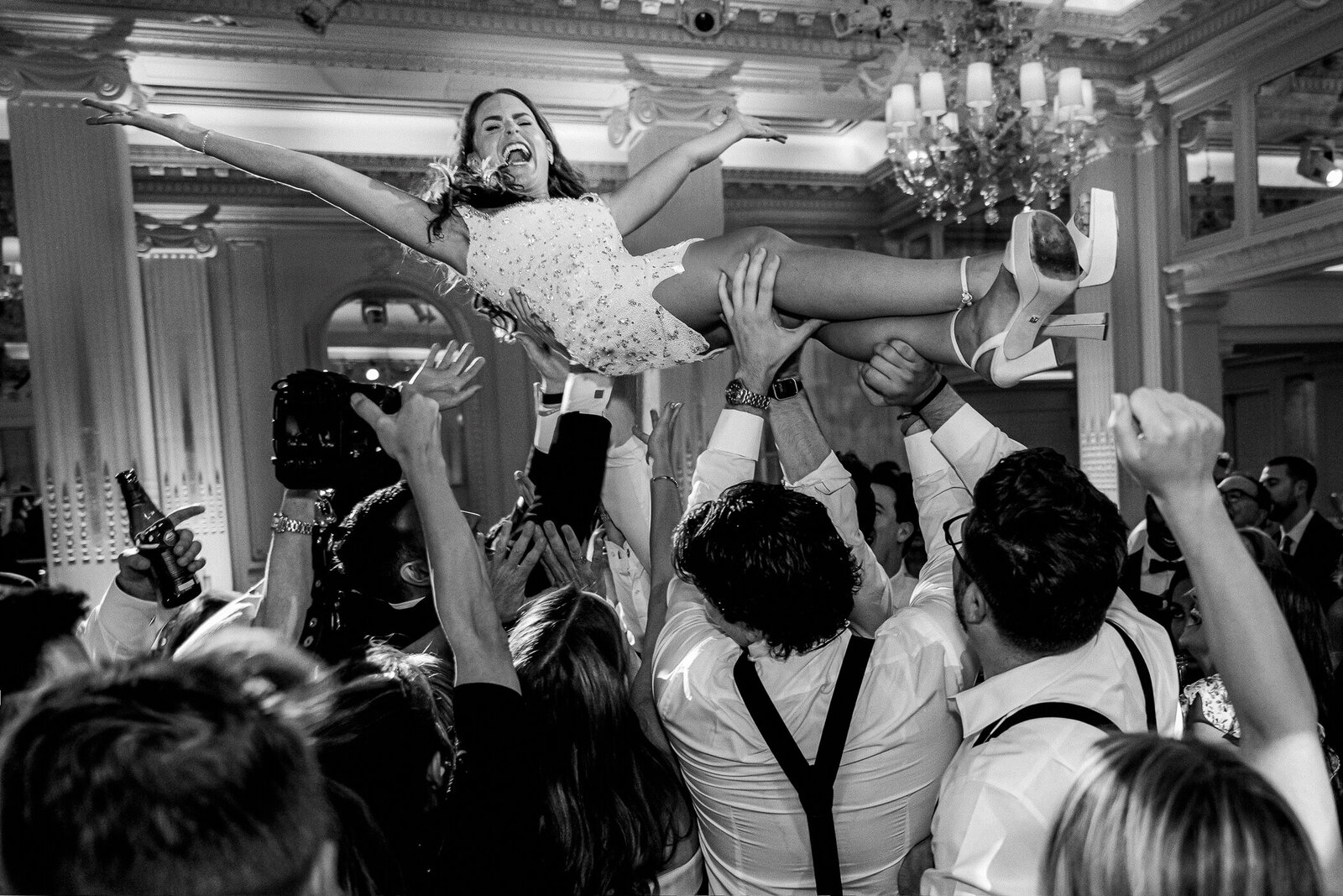 pierre_wedding_ny_crowdsurfing_bride_melanilust